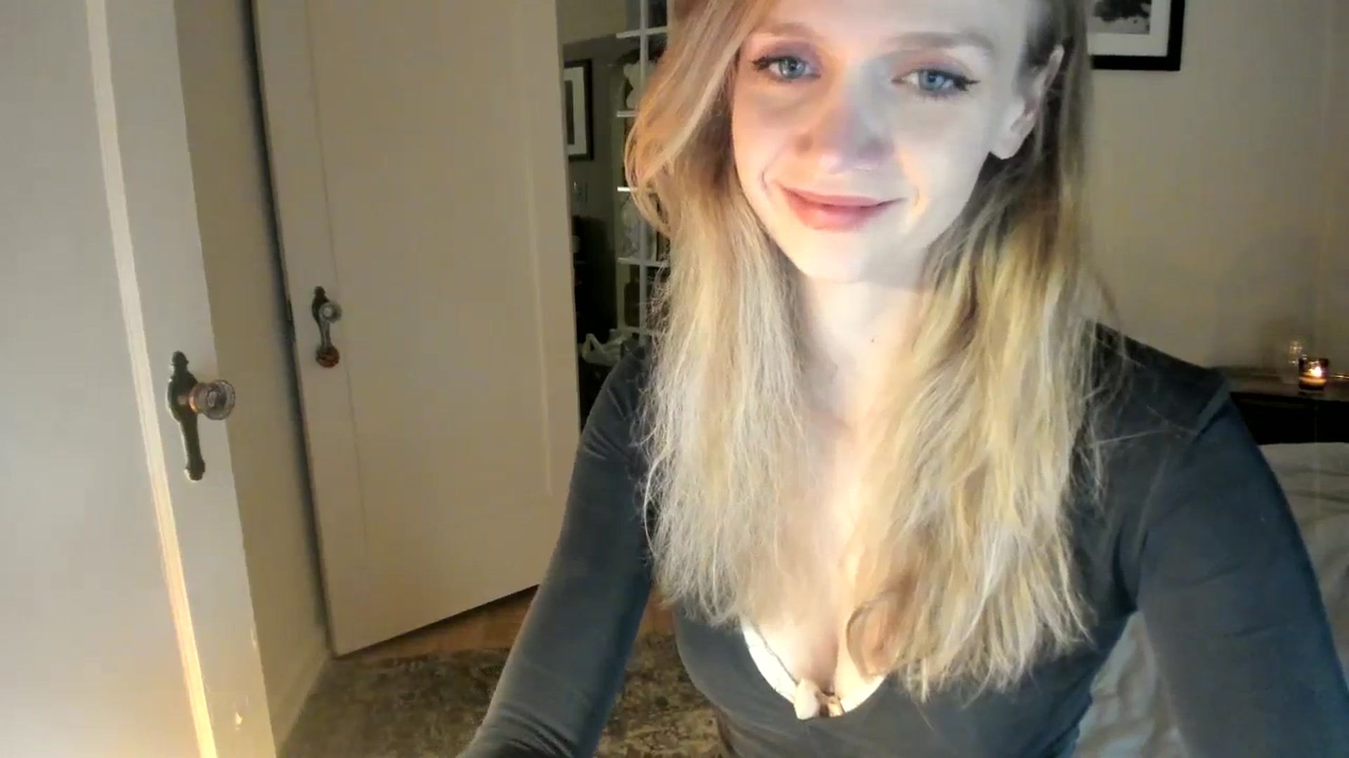 Gallery image thumbnail from muffinmoon's myfreecams stream on, 10/30/2023, 04:53 image 8 of 20