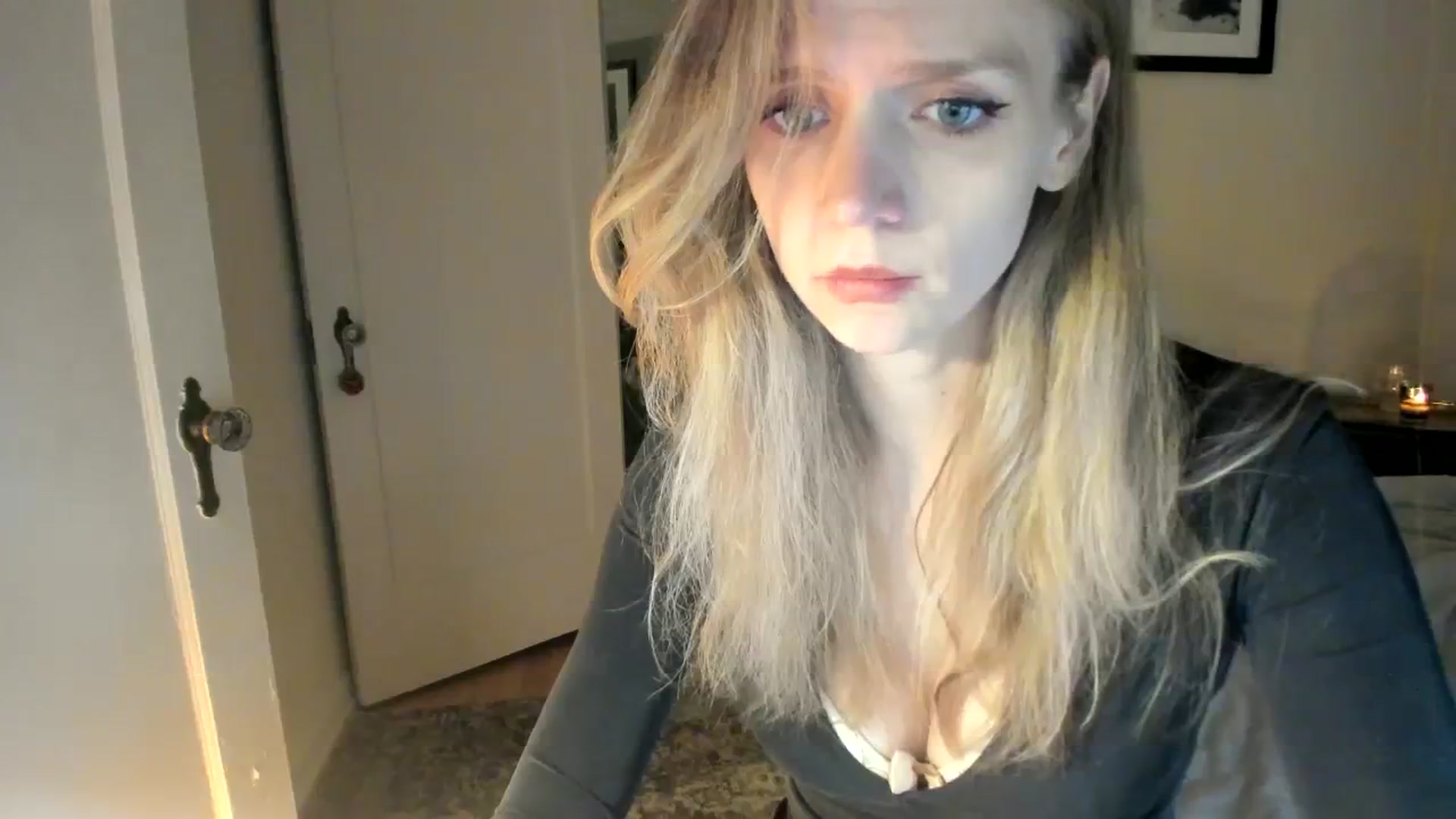Gallery image thumbnail from muffinmoon's myfreecams stream on, 10/30/2023, 04:53 image 4 of 20
