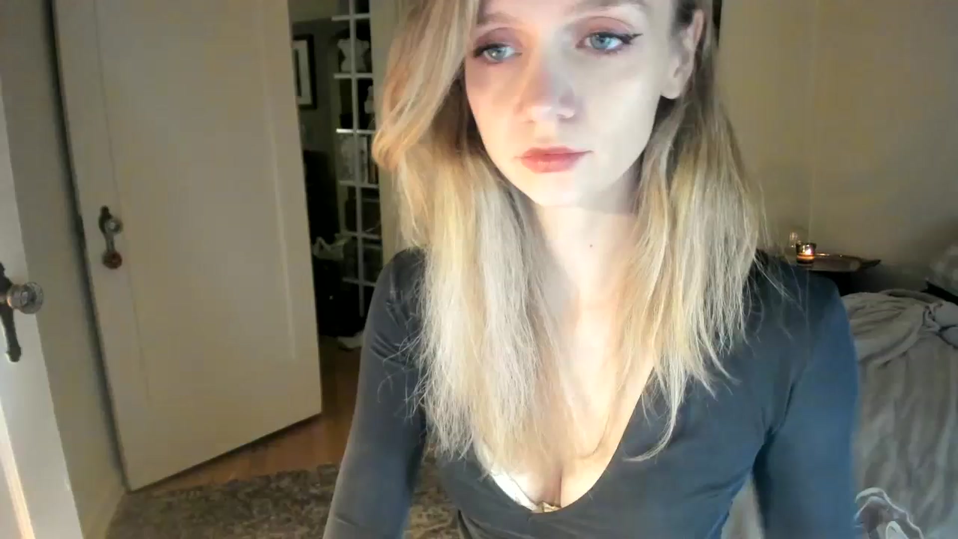 Gallery image thumbnail from muffinmoon's myfreecams stream on, 10/30/2023, 04:53 image 16 of 20