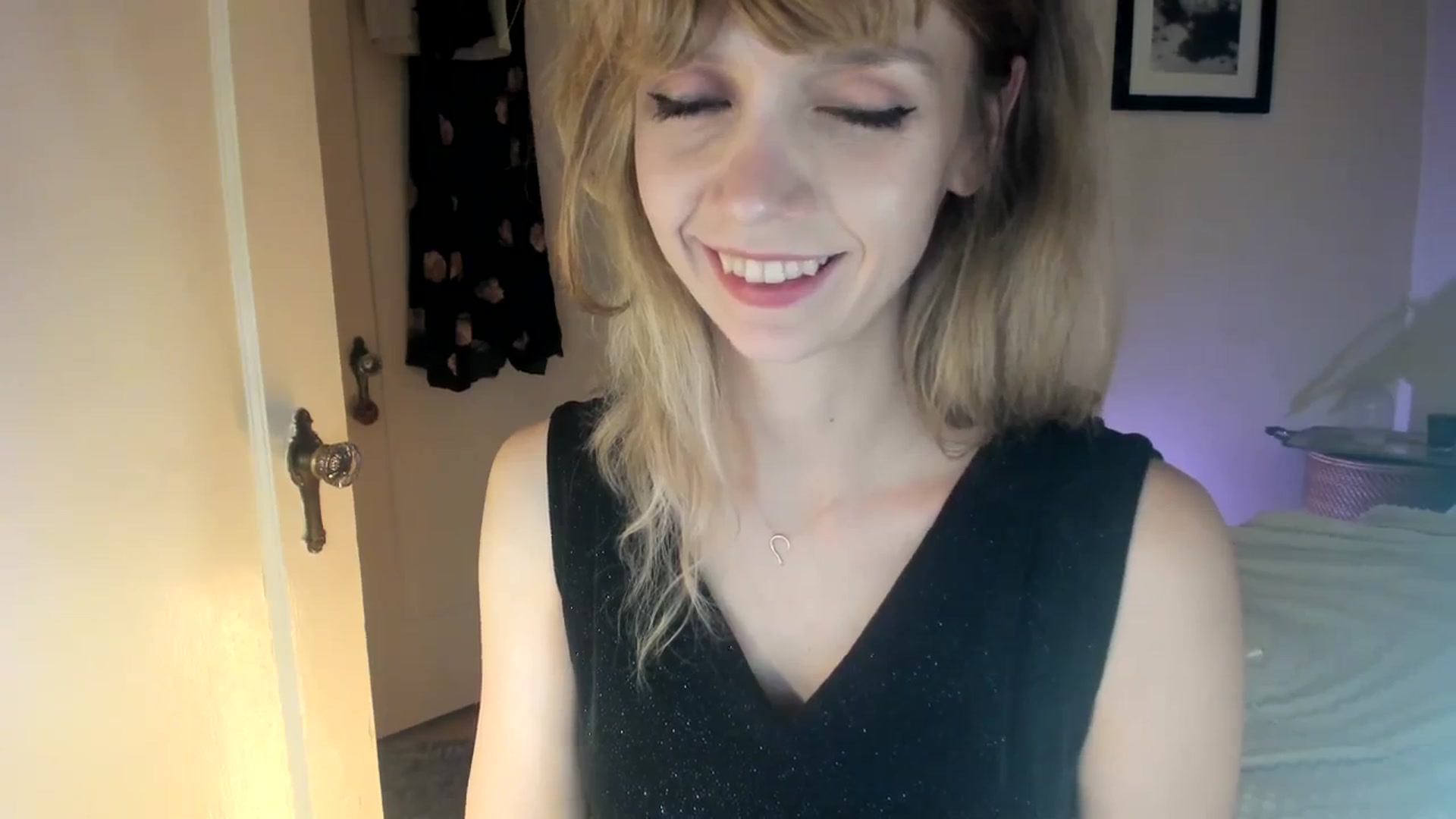 Gallery image thumbnail from muffinmoon's myfreecams stream on, 11/01/2023, 04:30 image 14 of 20