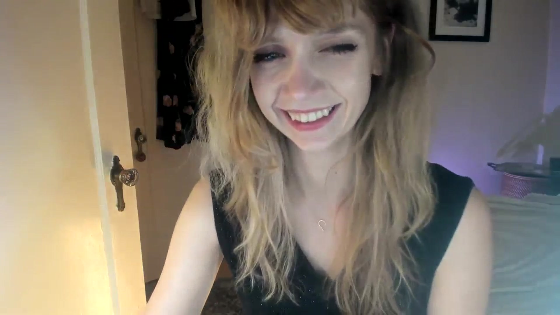 Gallery image thumbnail from muffinmoon's myfreecams stream on, 11/01/2023, 04:30 image 2 of 20