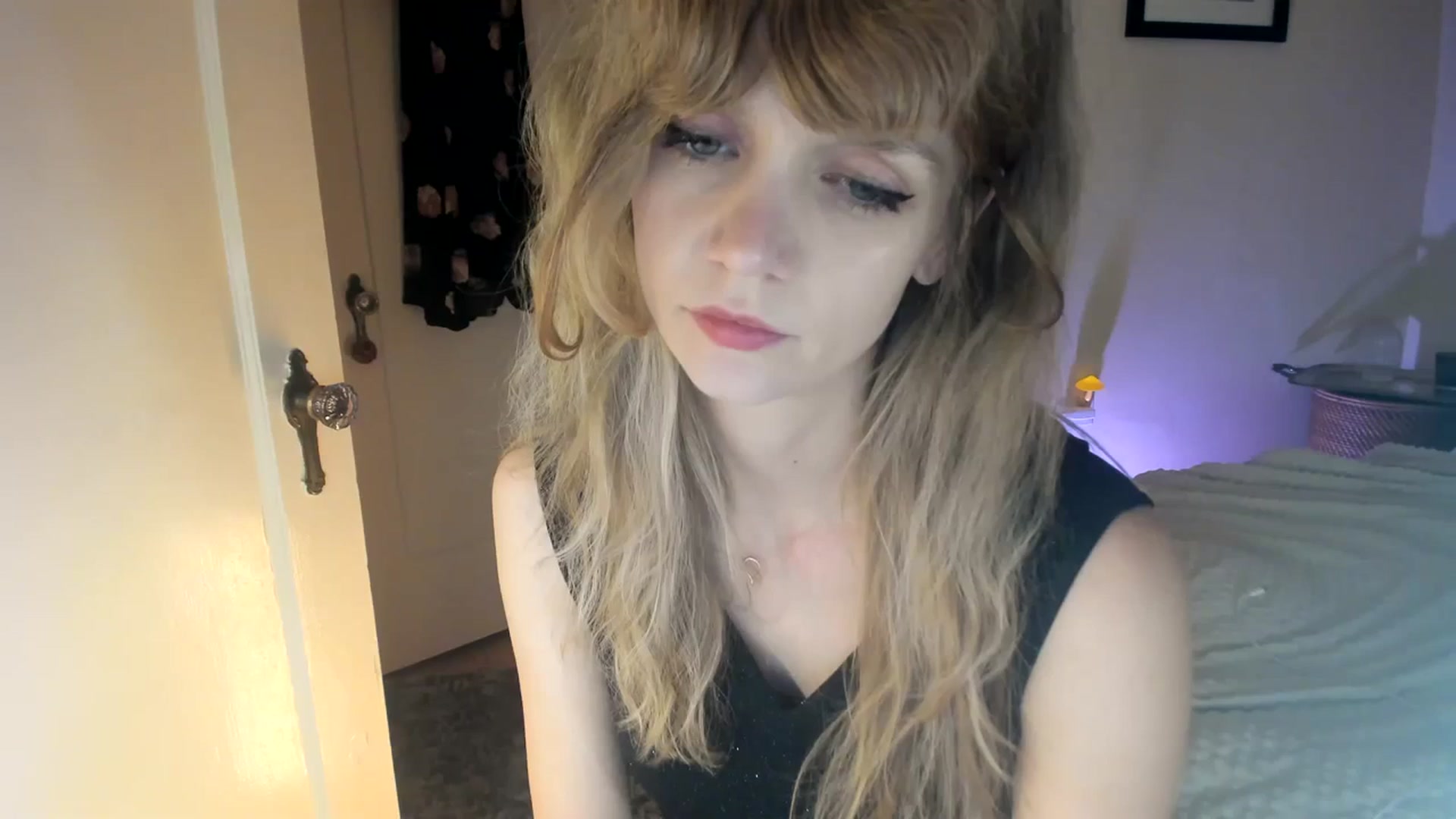 Gallery image thumbnail from muffinmoon's myfreecams stream on, 11/01/2023, 04:30 image 11 of 20