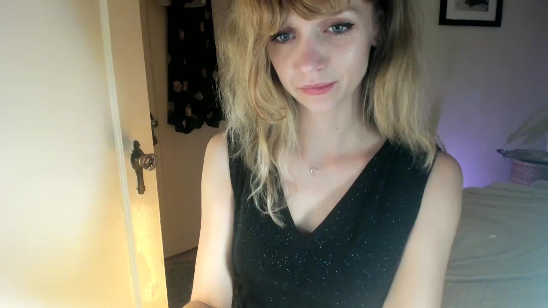 Gallery image thumbnail from muffinmoon's myfreecams stream on, 11/01/2023, 05:33 image 6 of 20