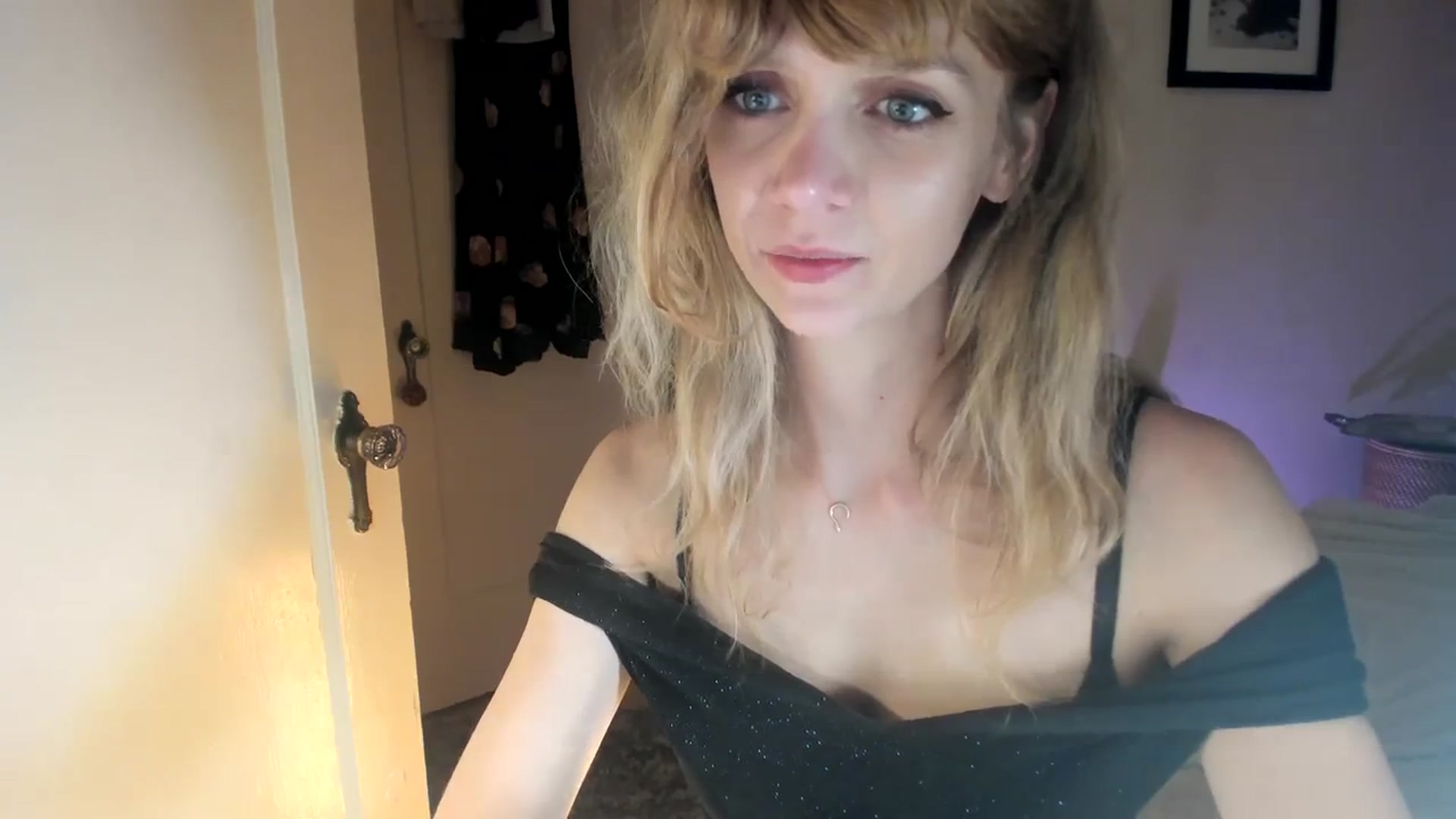 Gallery image thumbnail from muffinmoon's myfreecams stream on, 11/01/2023, 05:33 image 5 of 20