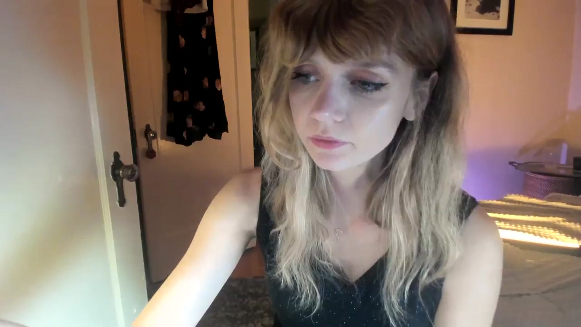 Gallery image thumbnail from muffinmoon's myfreecams stream on, 11/01/2023, 05:33 image 18 of 20