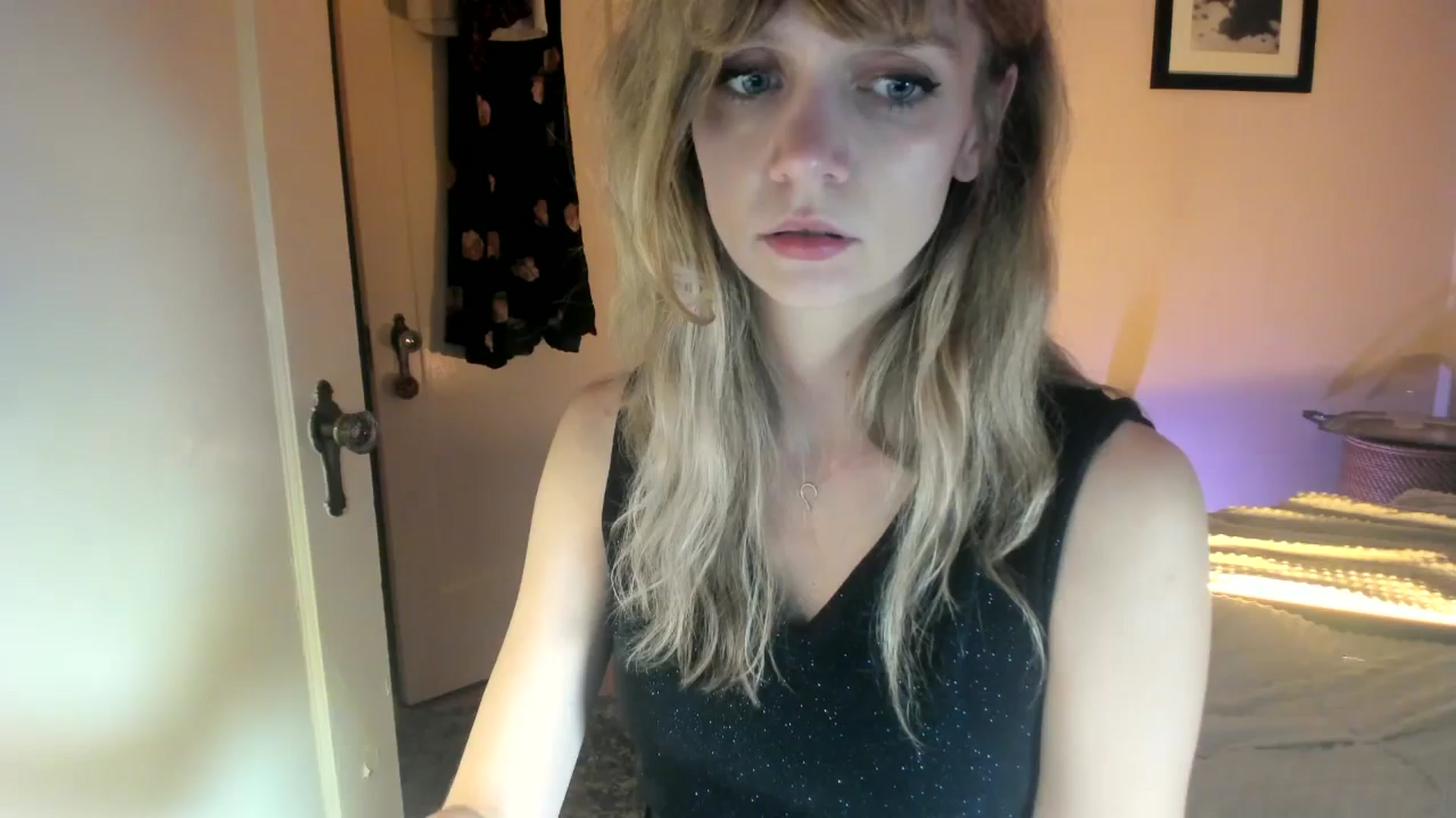 Gallery image thumbnail from muffinmoon's myfreecams stream on, 11/01/2023, 05:33 image 19 of 20
