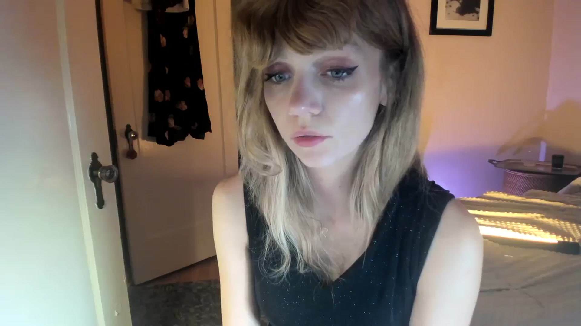 Gallery image thumbnail from muffinmoon's myfreecams stream on, 11/01/2023, 05:33 image 15 of 20