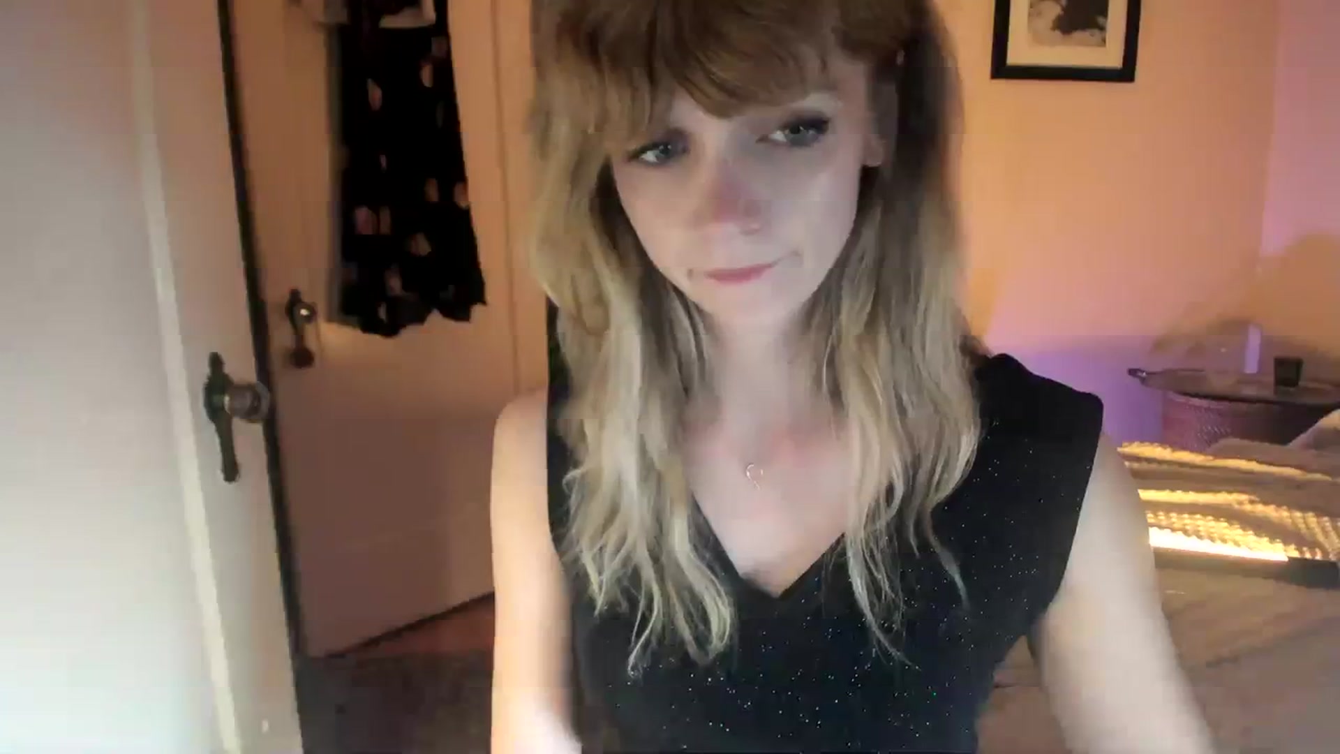 Gallery image thumbnail from muffinmoon's myfreecams stream on, 11/01/2023, 05:33 image 14 of 20