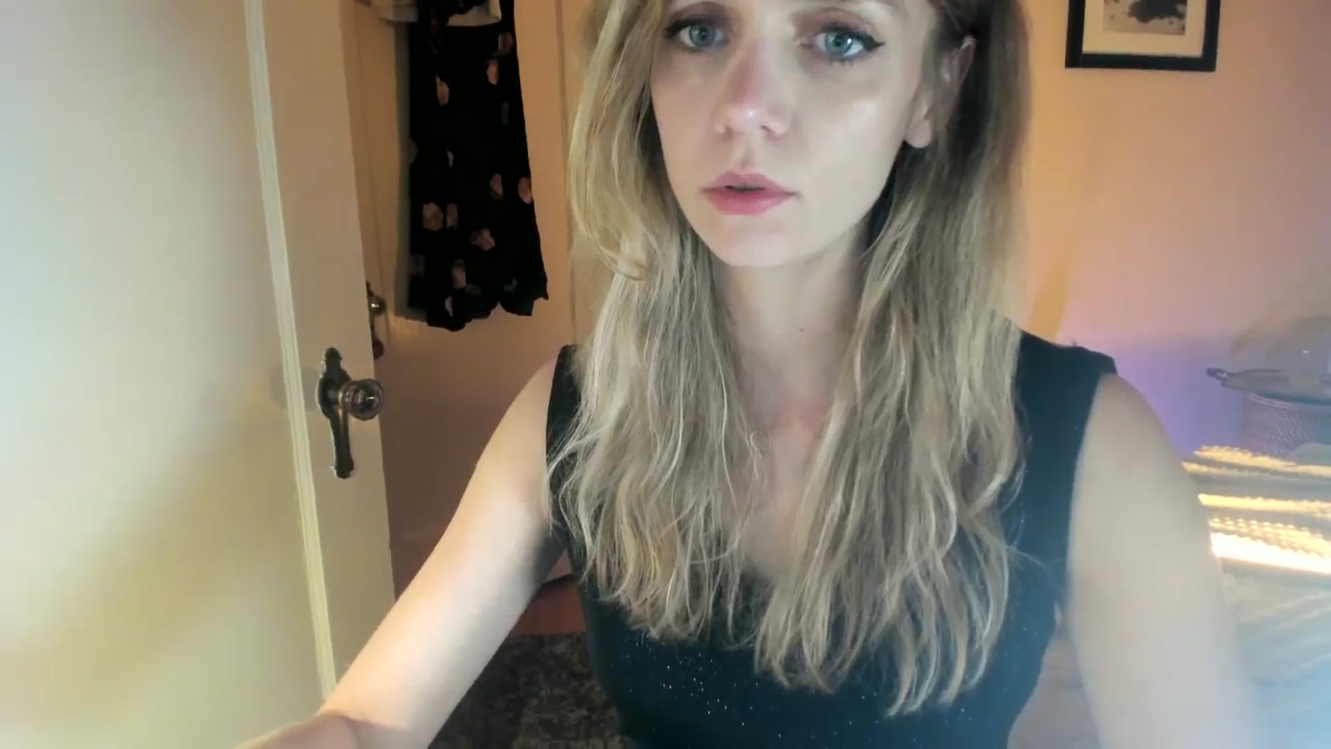 Gallery image thumbnail from muffinmoon's myfreecams stream on, 11/01/2023, 05:33 image 10 of 20