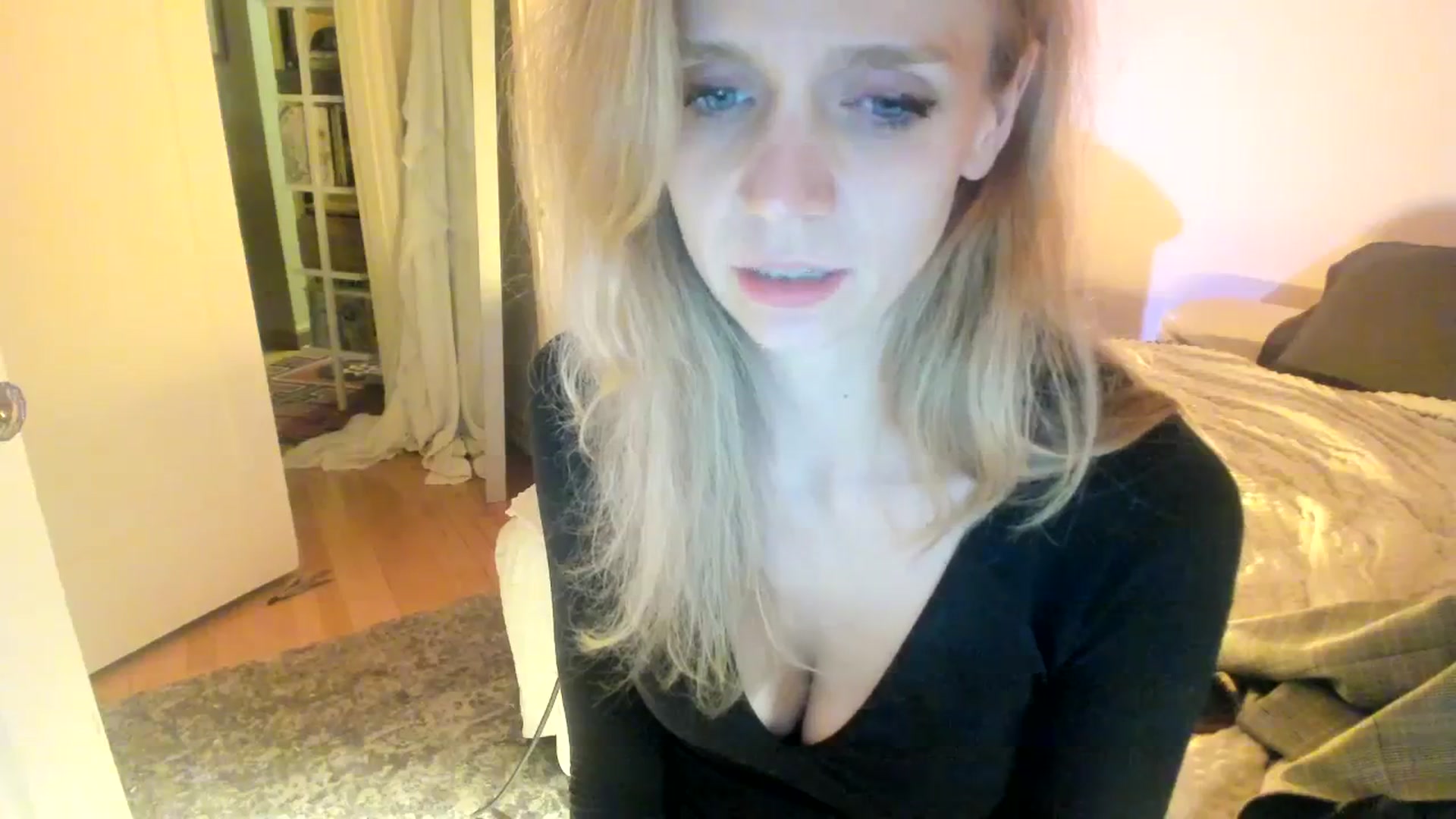 Gallery image thumbnail from muffinmoon's myfreecams stream on, 11/11/2023, 08:38 image 2 of 20