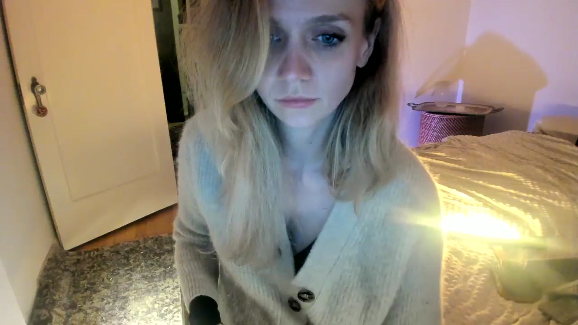 Gallery image thumbnail from muffinmoon's myfreecams stream on, 11/11/2023, 08:38 image 19 of 20