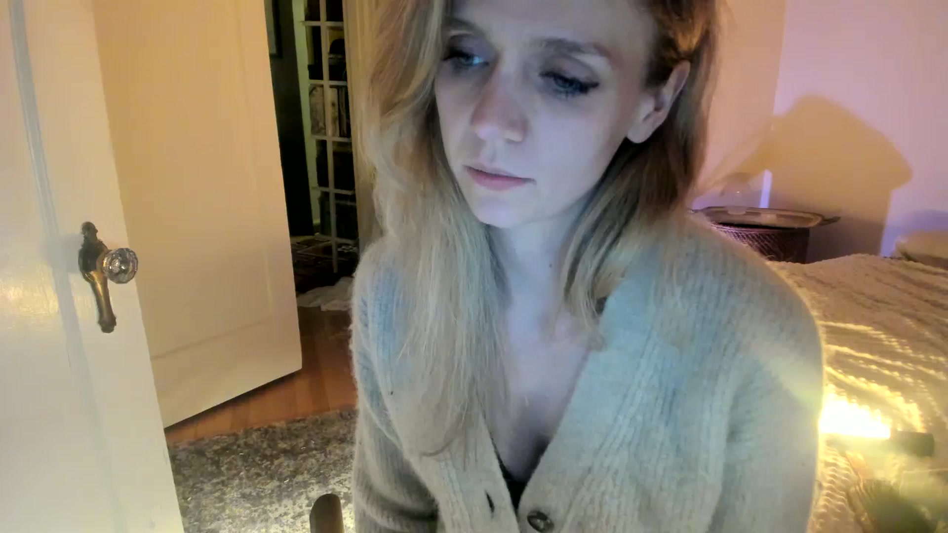 Gallery image thumbnail from muffinmoon's myfreecams stream on, 11/11/2023, 08:38 image 9 of 20