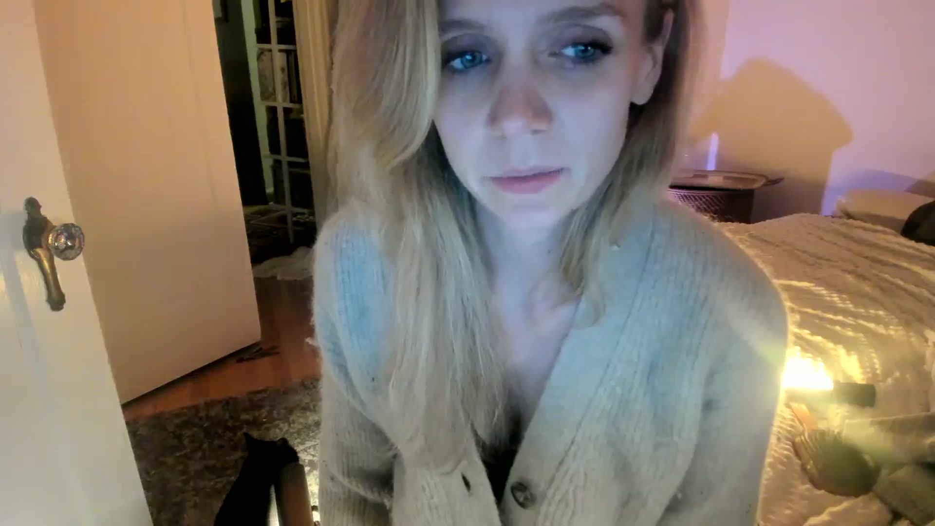 Gallery image thumbnail from muffinmoon's myfreecams stream on, 11/11/2023, 08:38 image 7 of 20