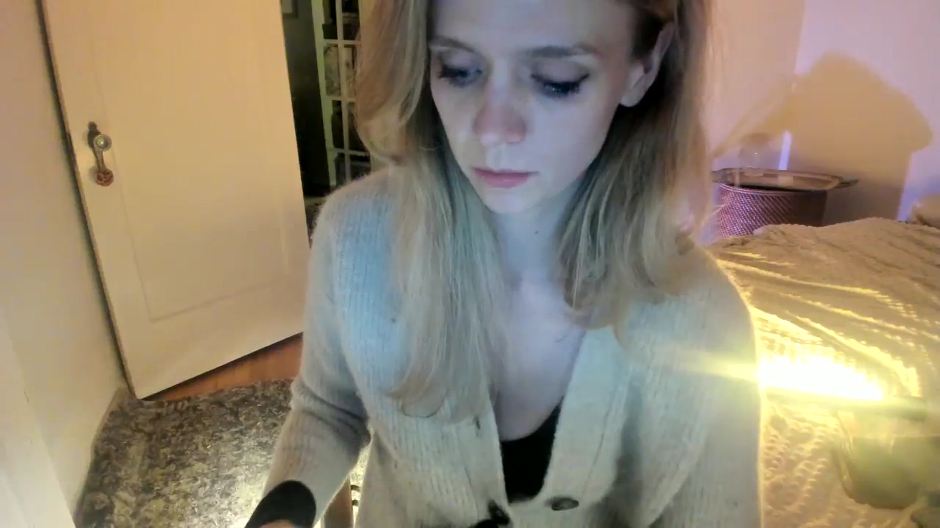Gallery image thumbnail from muffinmoon's myfreecams stream on, 11/11/2023, 08:38 image 20 of 20