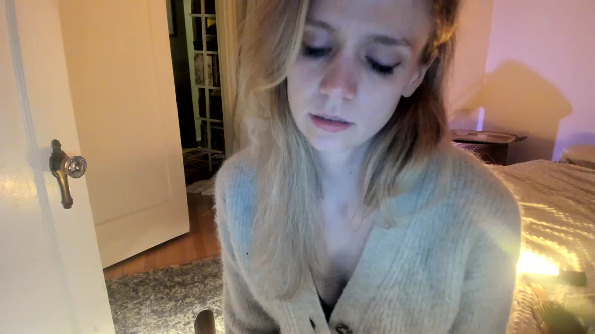 Gallery image thumbnail from muffinmoon's myfreecams stream on, 11/11/2023, 08:38 image 10 of 20