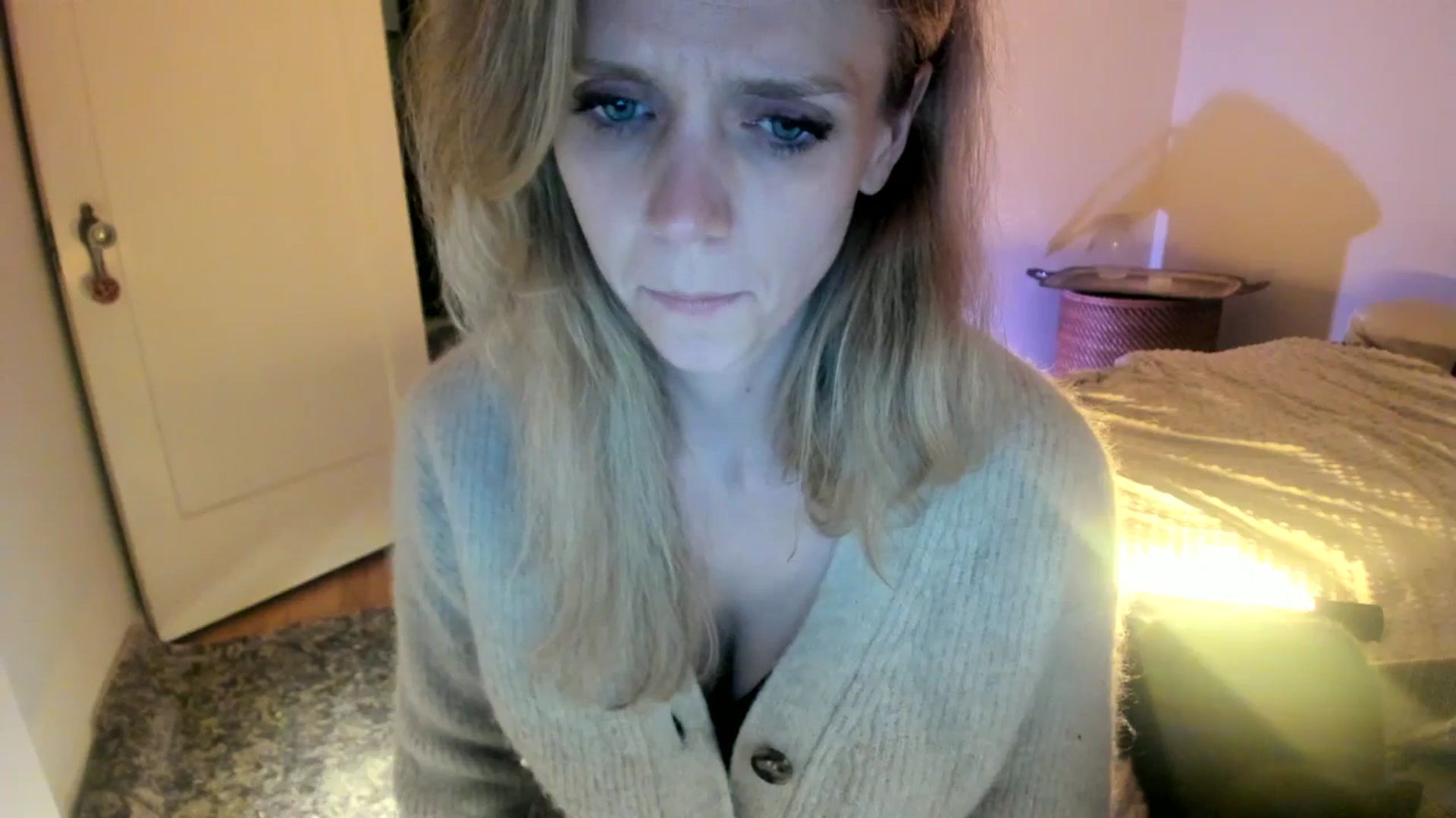 Gallery image thumbnail from muffinmoon's myfreecams stream on, 11/11/2023, 08:38 image 15 of 20