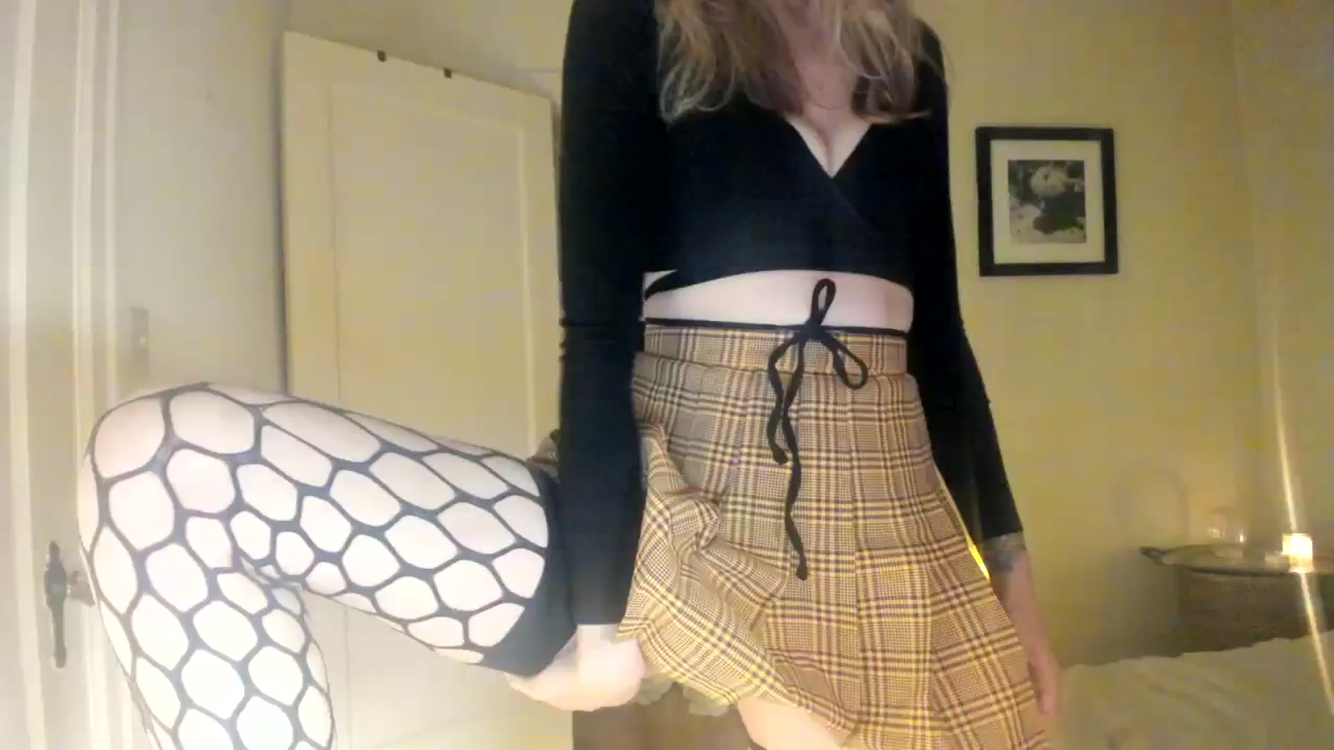 Gallery image thumbnail from muffinmoon's myfreecams stream on, 11/12/2023, 07:01 image 8 of 20