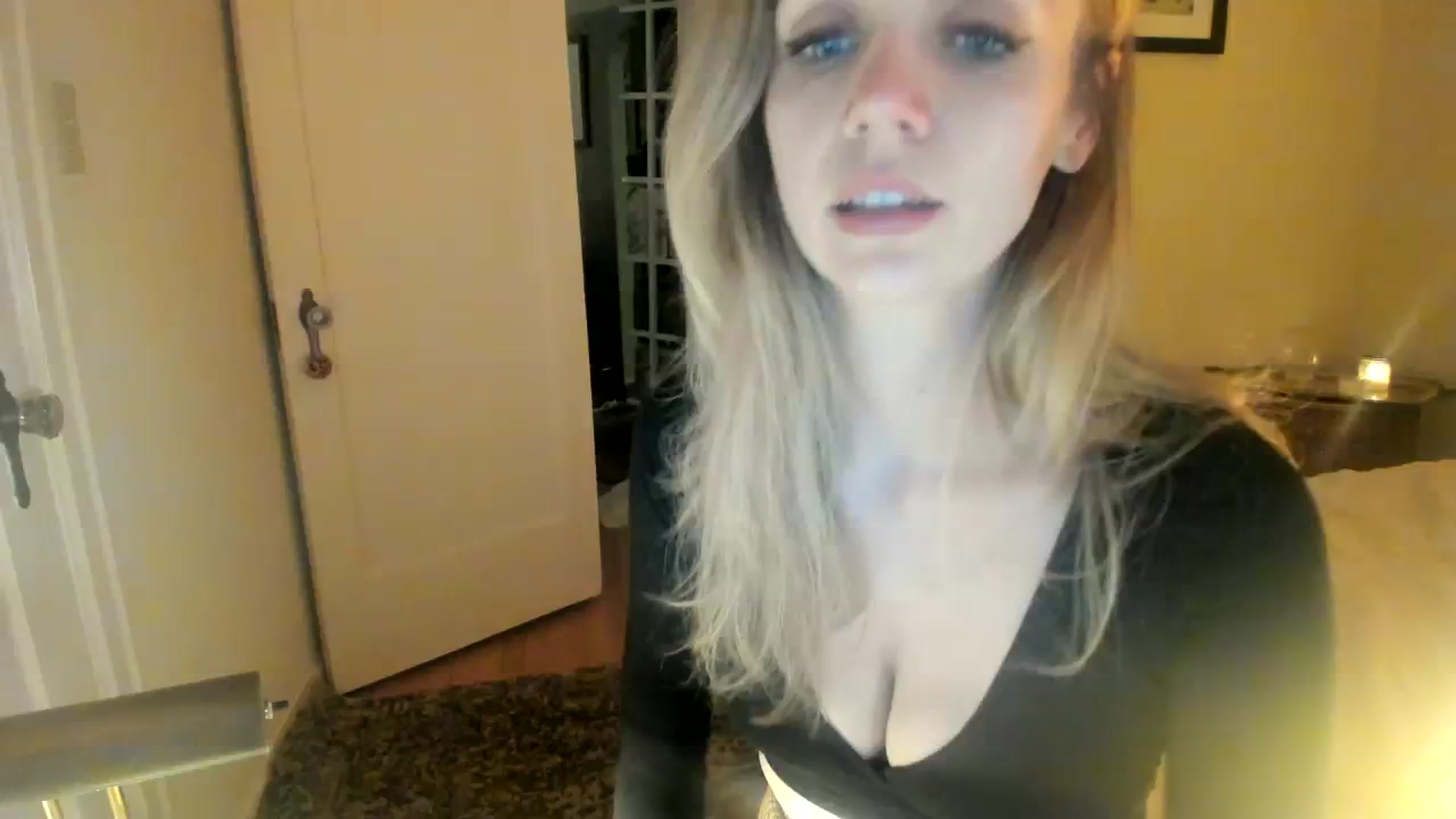 Gallery image thumbnail from muffinmoon's myfreecams stream on, 11/12/2023, 07:01 image 1 of 20