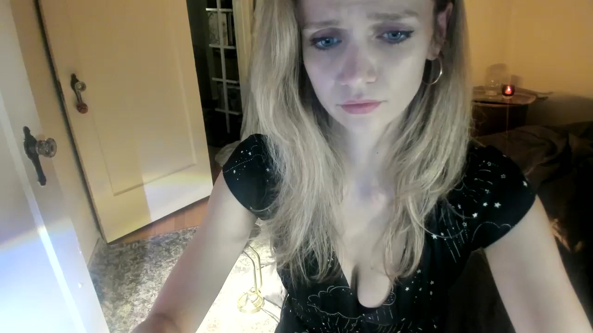 Gallery image thumbnail from muffinmoon's myfreecams stream on, 11/16/2023, 05:16 image 1 of 20