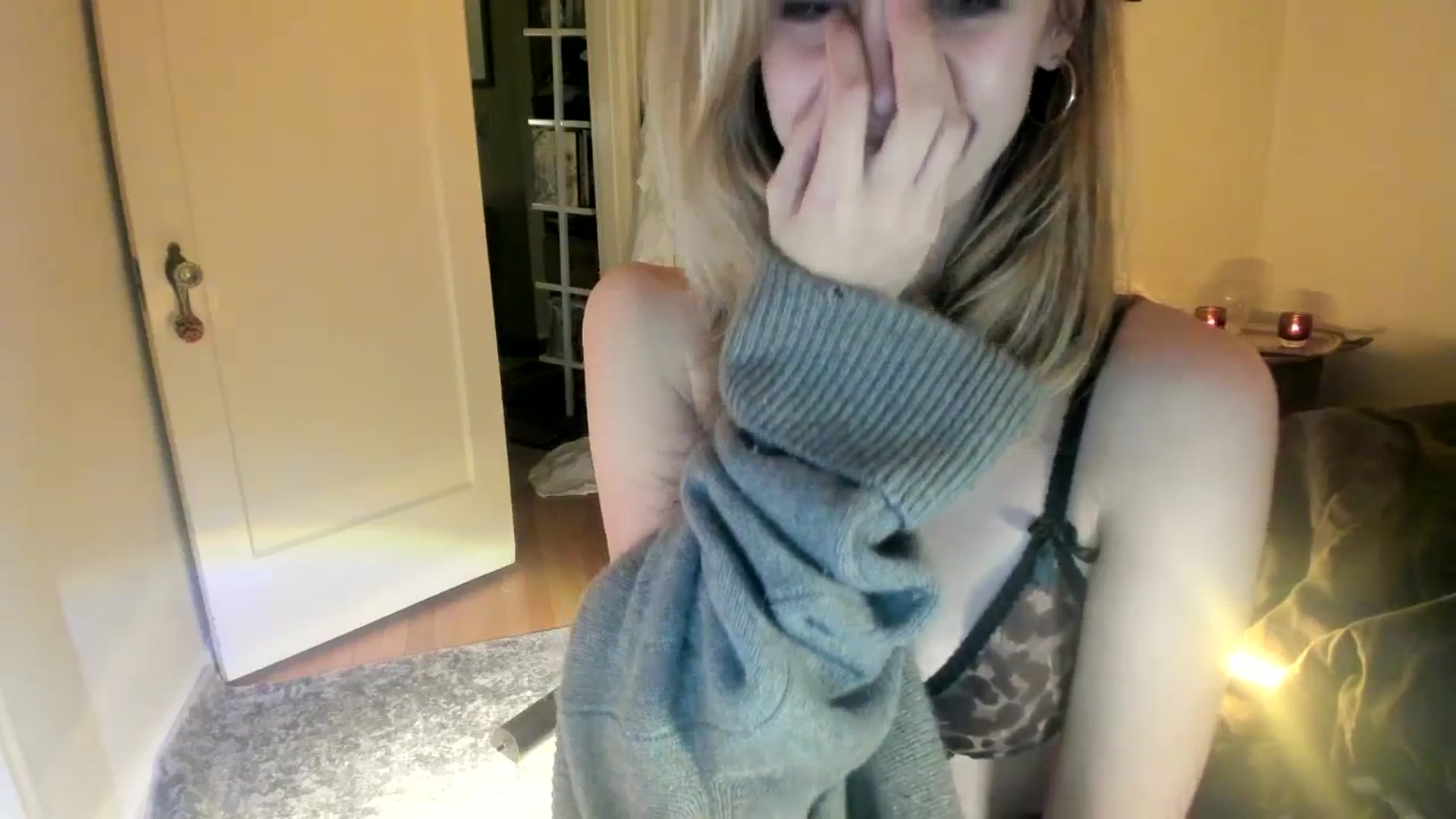 Gallery image thumbnail from muffinmoon's myfreecams stream on, 11/16/2023, 06:51 image 7 of 20