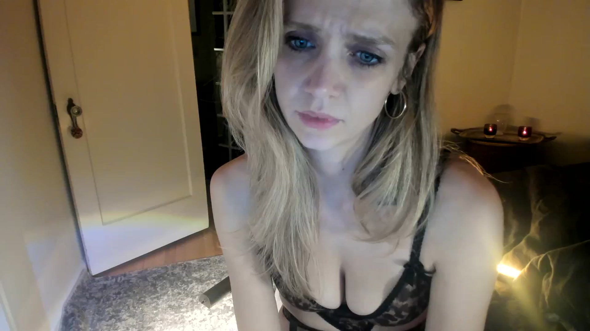 Gallery image thumbnail from muffinmoon's myfreecams stream on, 11/16/2023, 06:51 image 8 of 20