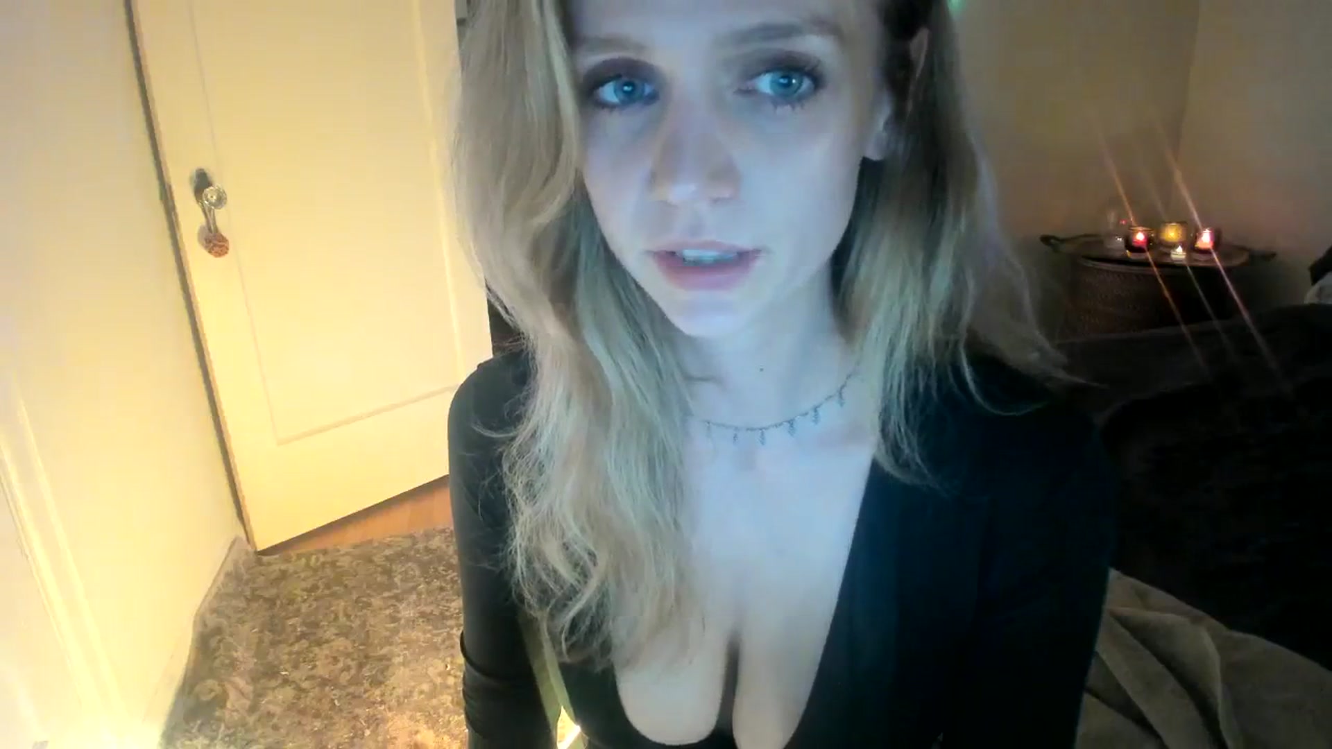 Gallery image thumbnail from muffinmoon's myfreecams stream on, 11/20/2023, 06:18 image 7 of 20