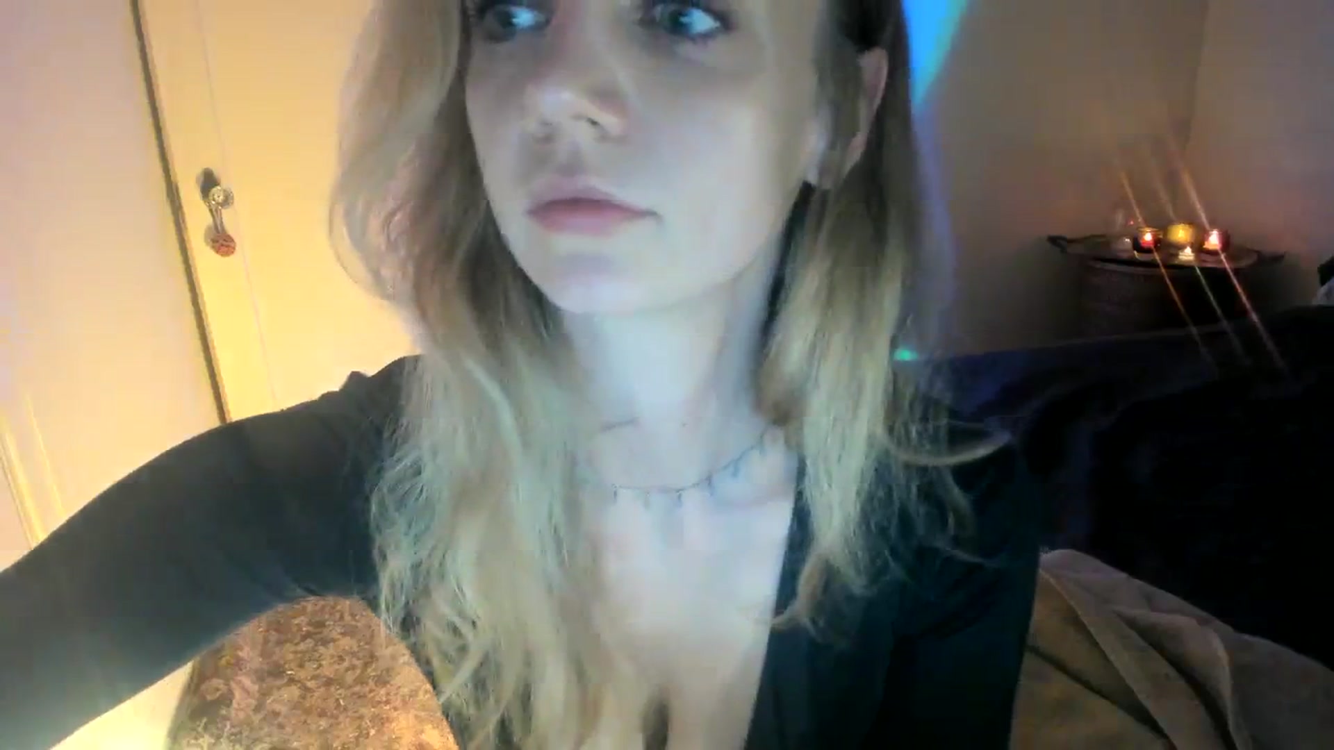 Gallery image thumbnail from muffinmoon's myfreecams stream on, 11/20/2023, 06:18 image 9 of 20
