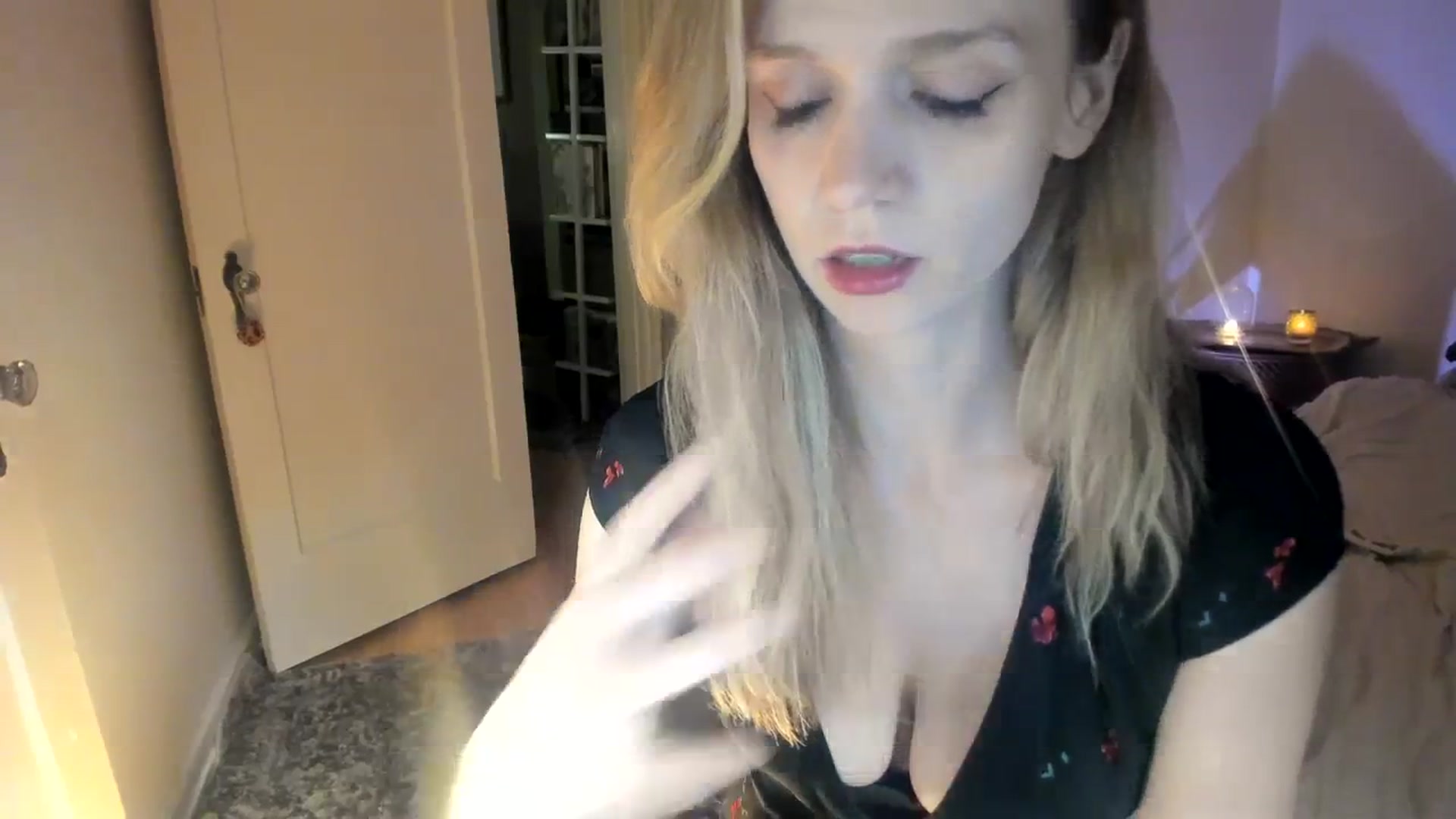Gallery image thumbnail from muffinmoon's myfreecams stream on, 11/27/2023, 05:40 image 19 of 20
