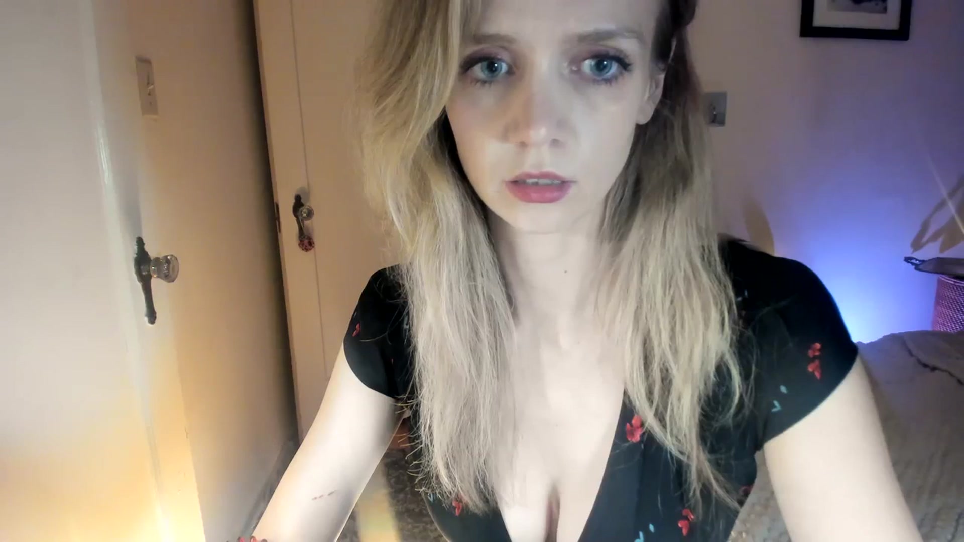 Gallery image thumbnail from muffinmoon's myfreecams stream on, 11/27/2023, 05:40 image 8 of 20