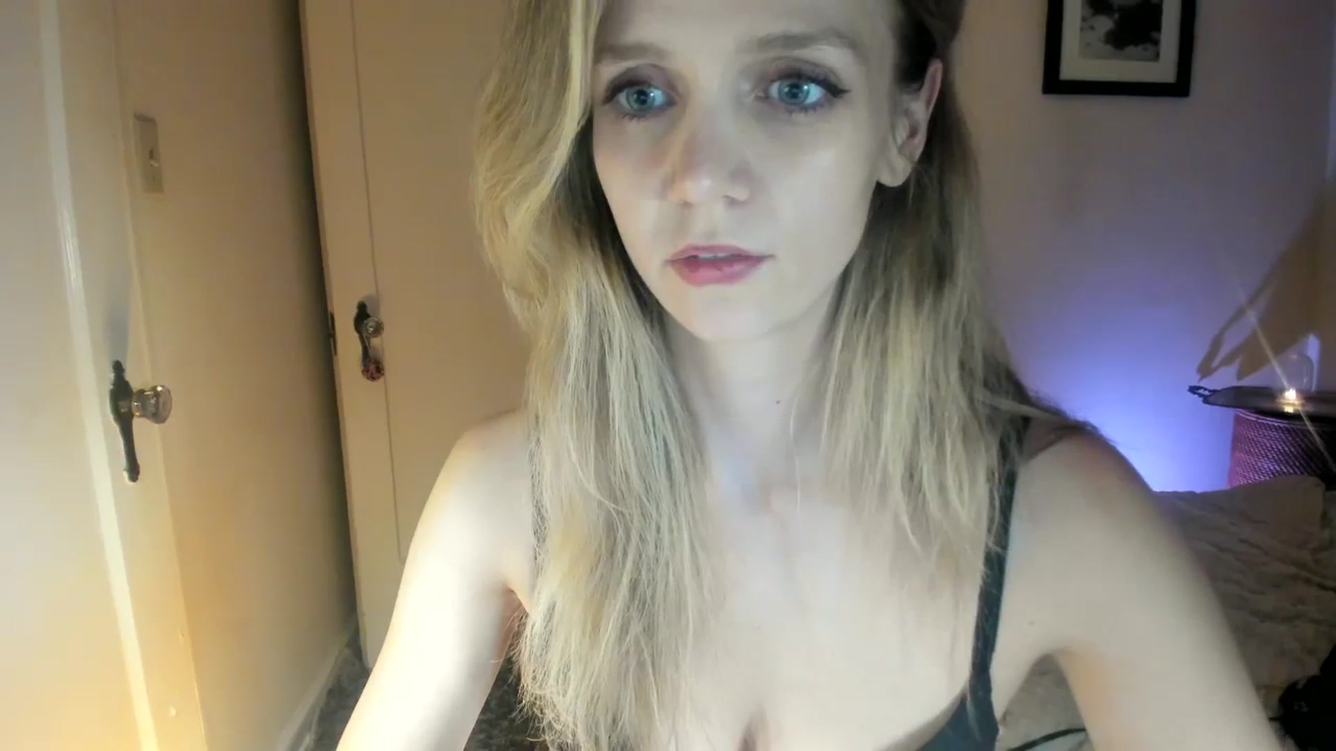 Gallery image thumbnail from muffinmoon's myfreecams stream on, 11/27/2023, 08:22 image 5 of 20