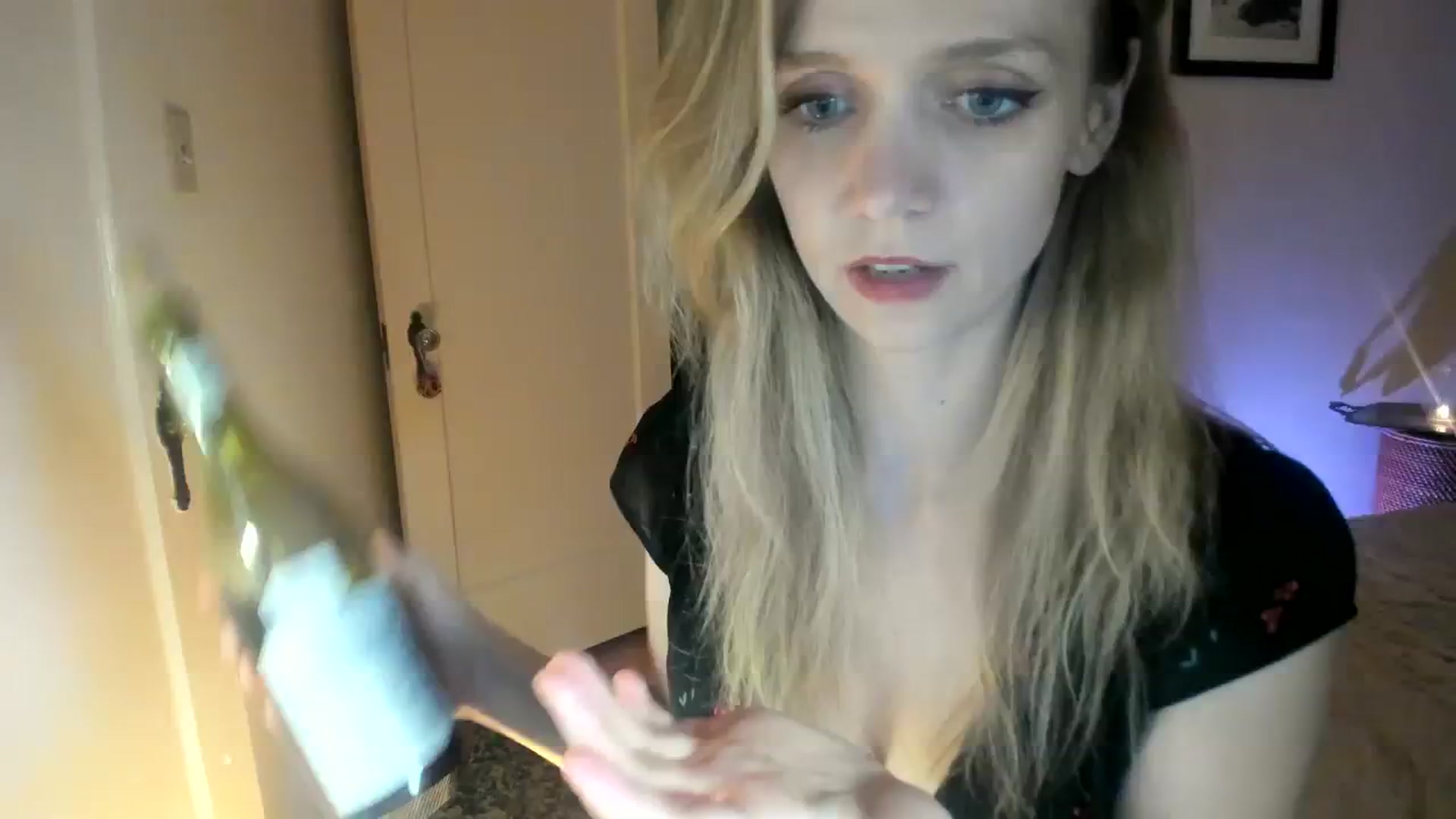 Gallery image thumbnail from muffinmoon's myfreecams stream on, 11/27/2023, 08:22 image 1 of 20