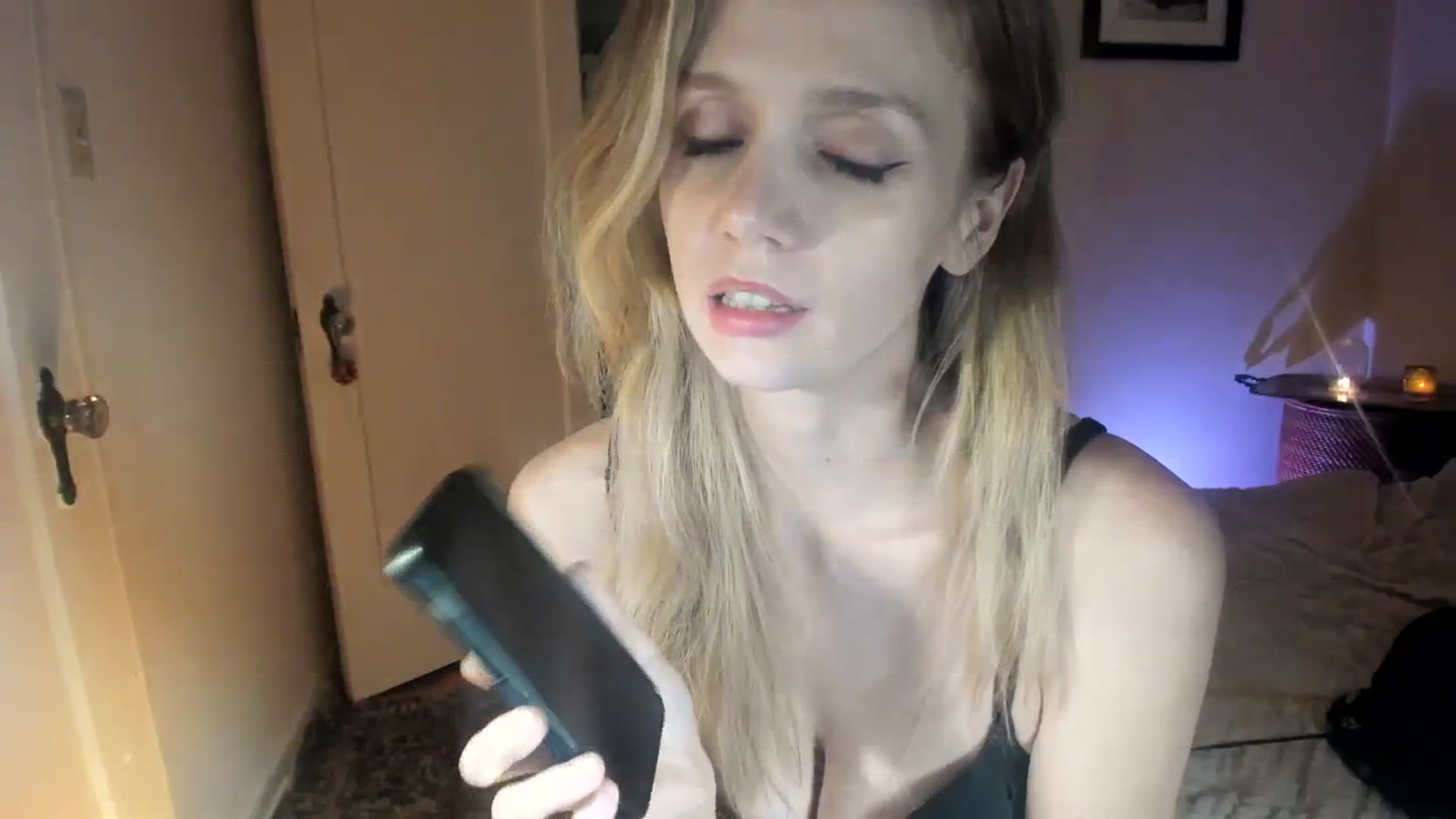 Gallery image thumbnail from muffinmoon's myfreecams stream on, 11/27/2023, 08:22 image 19 of 20