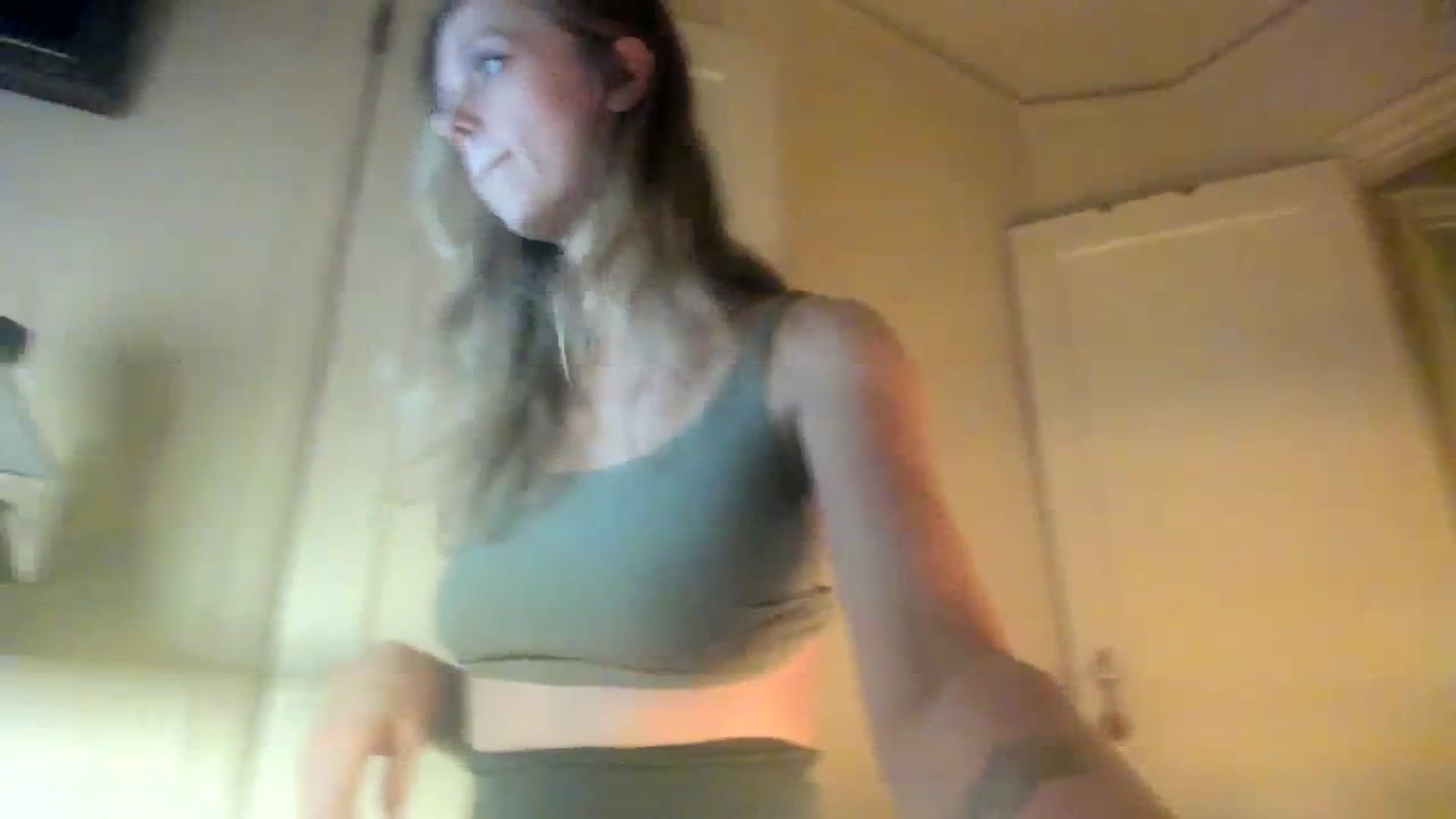 Gallery image thumbnail from muffinmoon's myfreecams stream on, 12/10/2023, 04:59 image 19 of 20