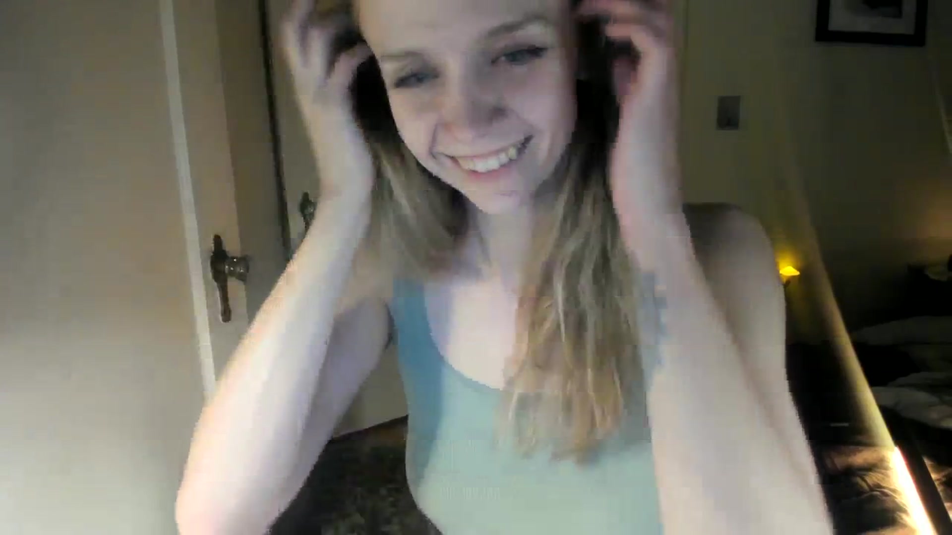 Gallery image thumbnail from muffinmoon's myfreecams stream on, 12/10/2023, 04:59 image 6 of 20
