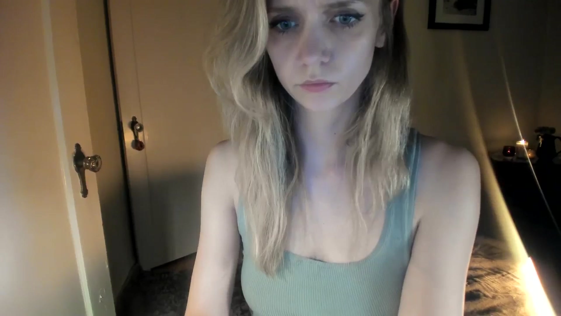 Gallery image thumbnail from muffinmoon's myfreecams stream on, 12/10/2023, 04:59 image 12 of 20