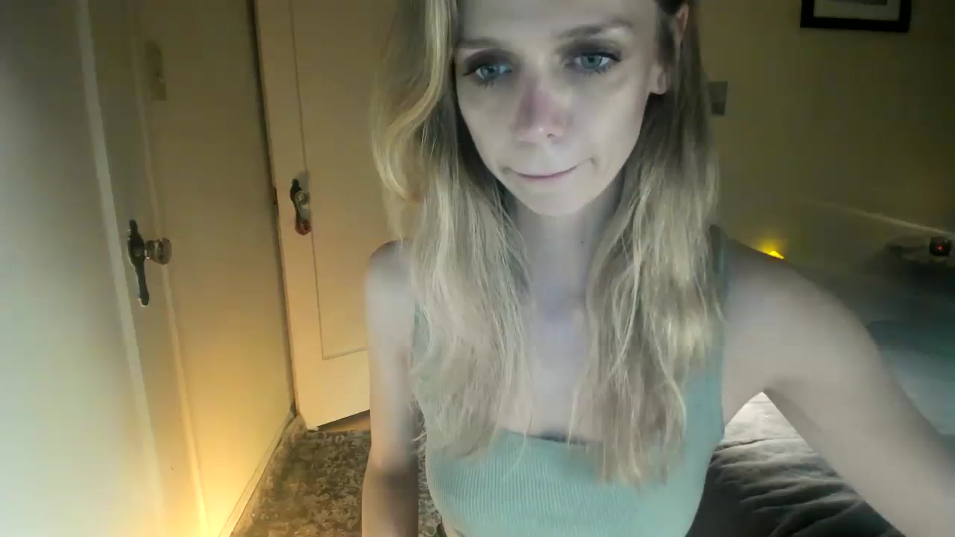 Gallery image thumbnail from muffinmoon's myfreecams stream on, 12/10/2023, 09:09 image 7 of 20