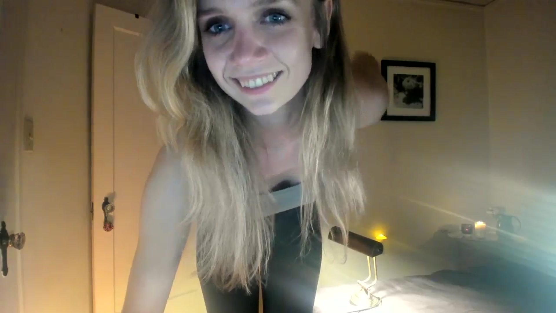 Gallery image thumbnail from muffinmoon's myfreecams stream on, 12/10/2023, 09:09 image 8 of 20