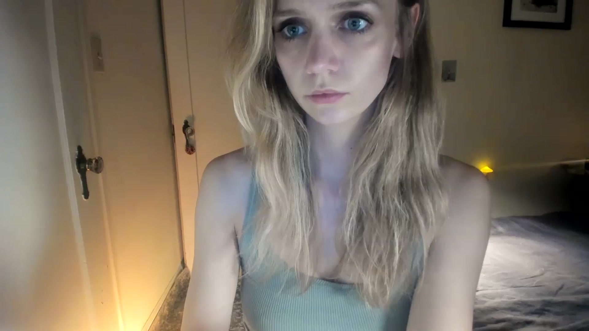 Gallery image thumbnail from muffinmoon's myfreecams stream on, 12/10/2023, 09:09 image 3 of 20