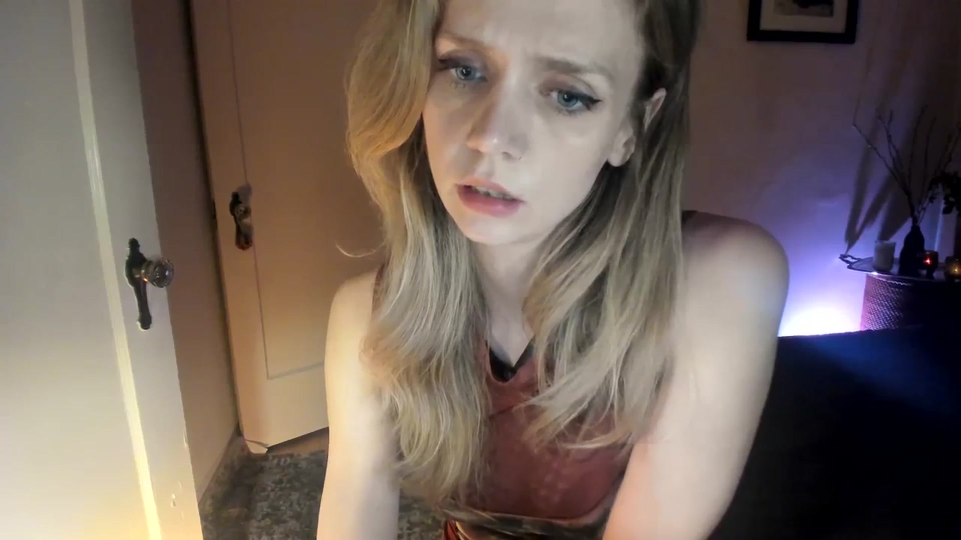 Gallery image thumbnail from muffinmoon's myfreecams stream on, 12/15/2023, 07:18 image 6 of 20