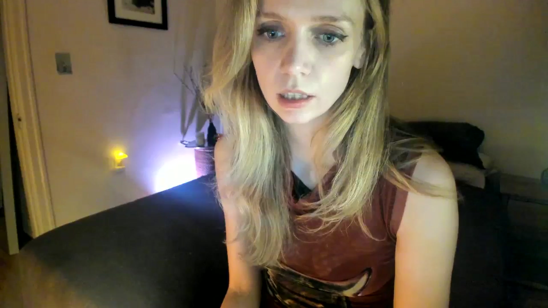 Gallery image thumbnail from muffinmoon's myfreecams stream on, 12/15/2023, 07:18 image 7 of 20