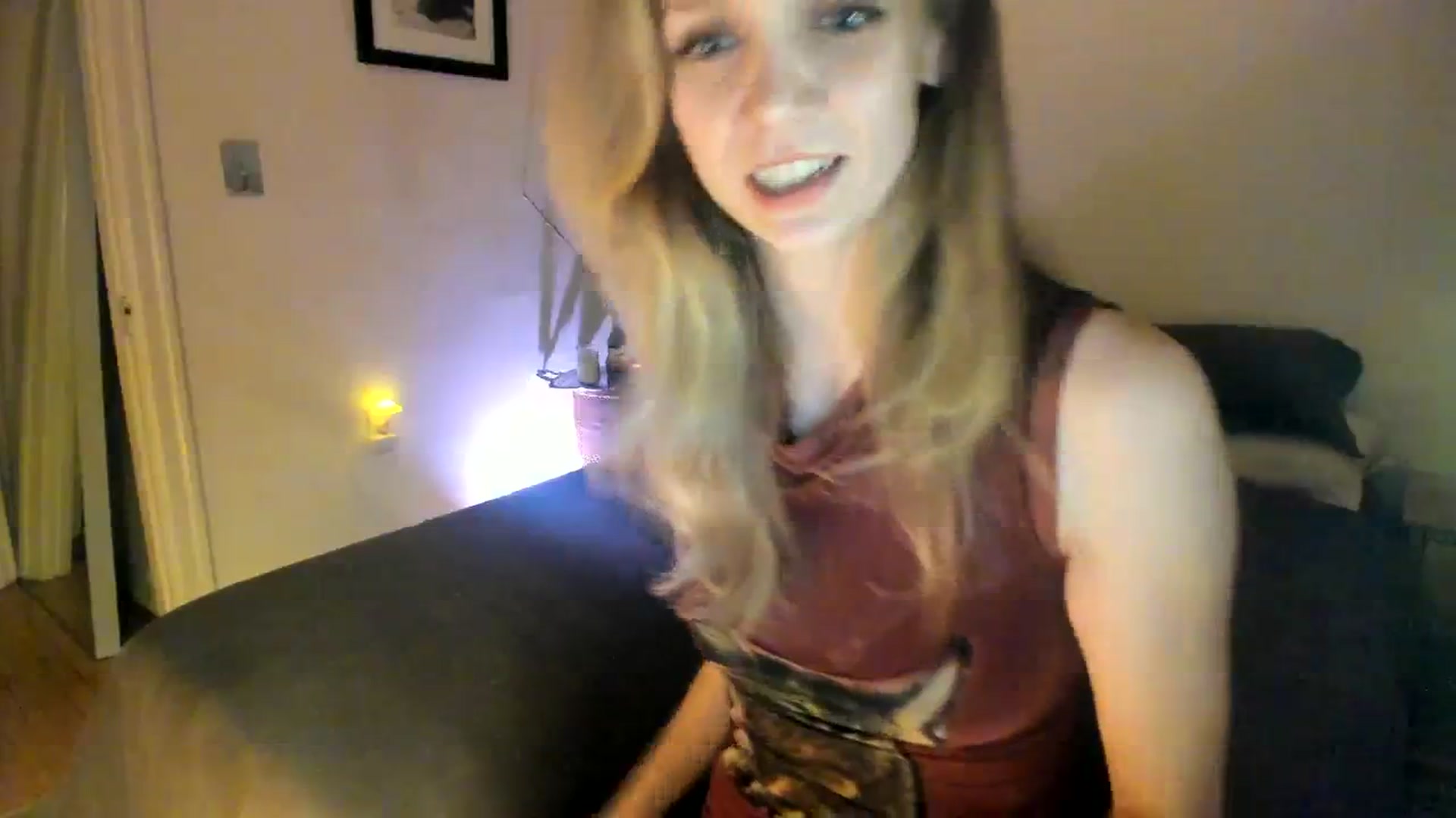 Gallery image thumbnail from muffinmoon's myfreecams stream on, 12/15/2023, 07:18 image 8 of 20