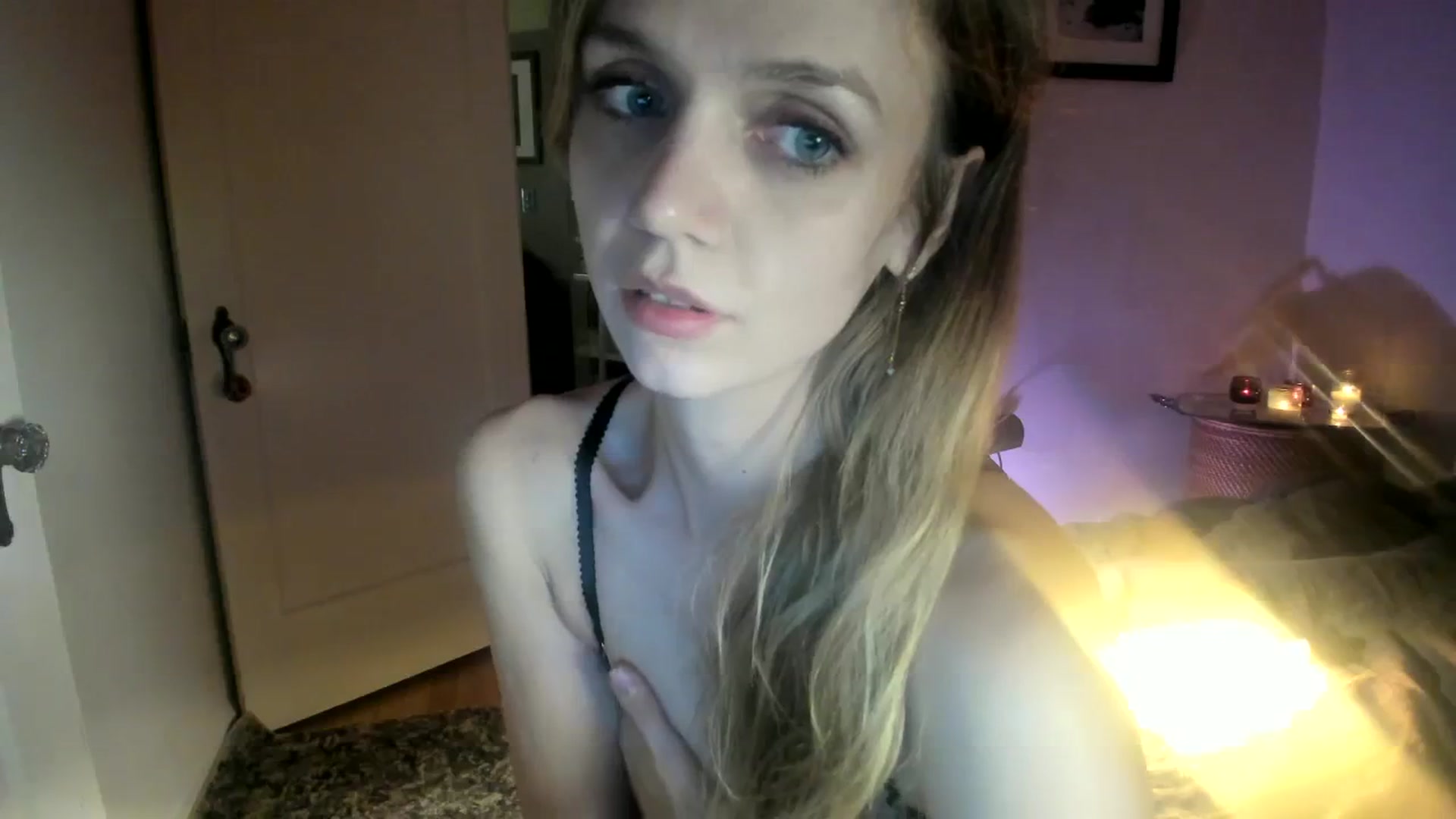 Gallery image thumbnail from muffinmoon's myfreecams stream on, 01/26/2024, 07:05 image 14 of 20