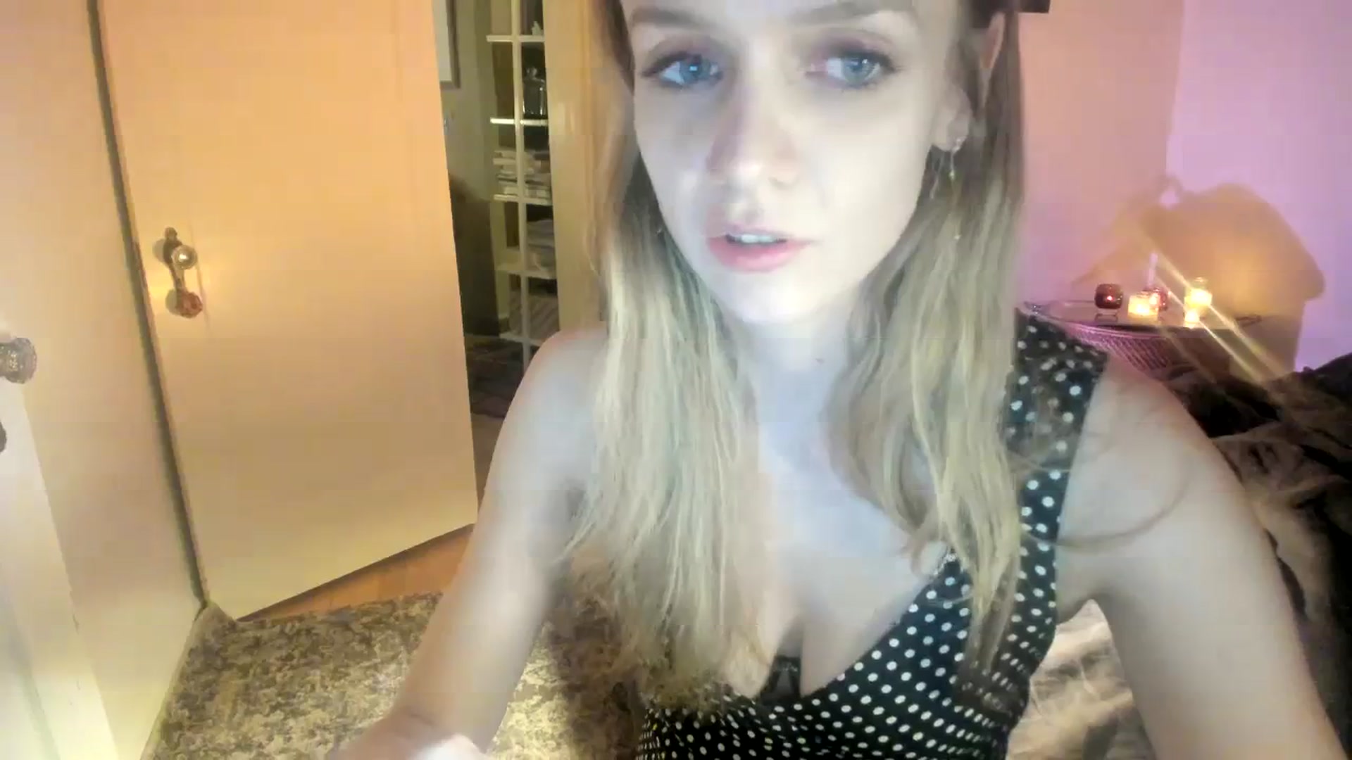 Gallery image thumbnail from muffinmoon's myfreecams stream on, 01/26/2024, 07:05 image 3 of 20