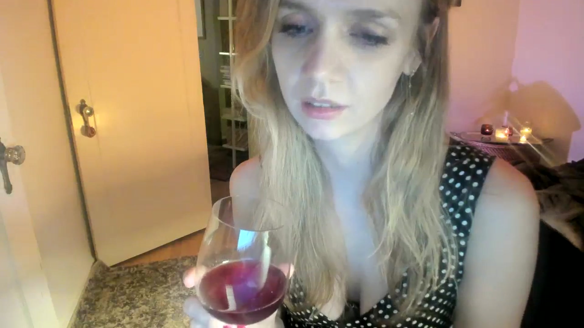 Gallery image thumbnail from muffinmoon's myfreecams stream on, 01/26/2024, 07:05 image 8 of 20