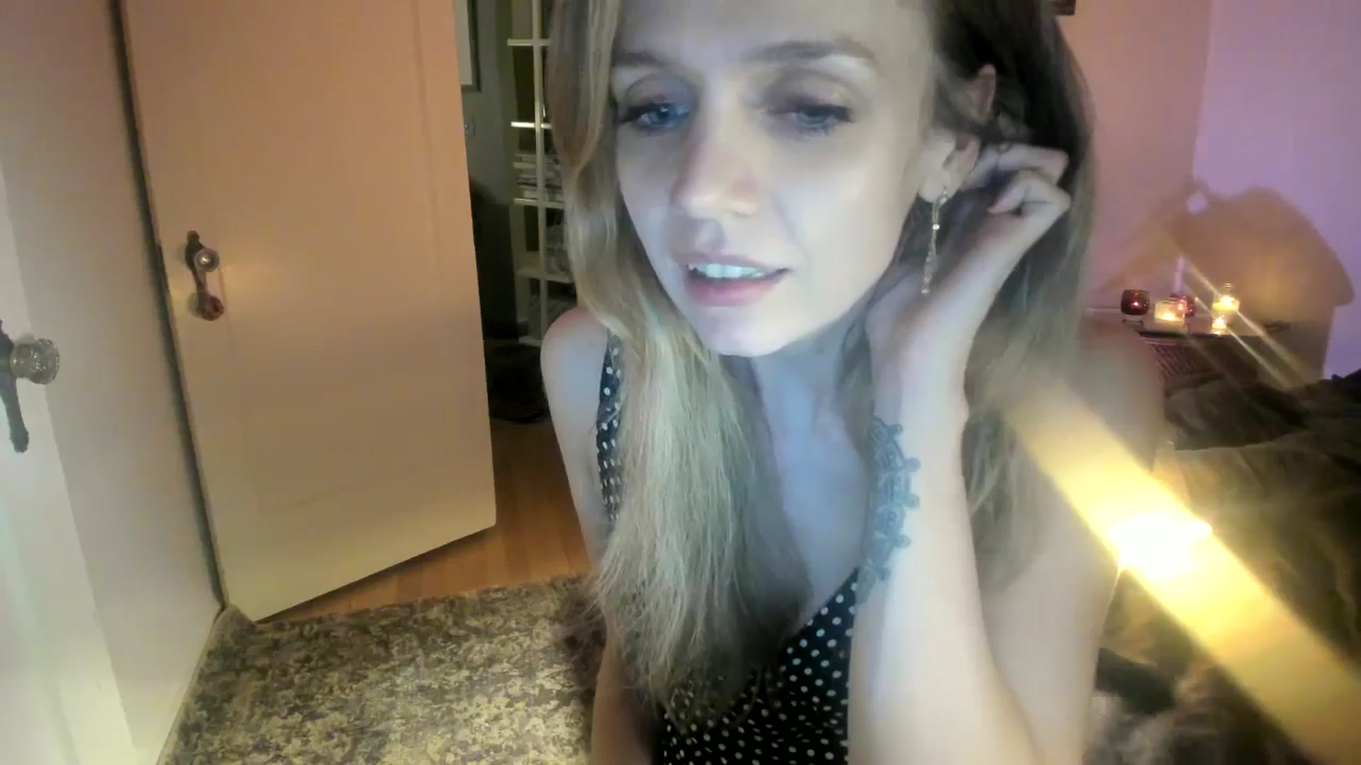 Gallery image thumbnail from muffinmoon's myfreecams stream on, 01/26/2024, 07:05 image 6 of 20