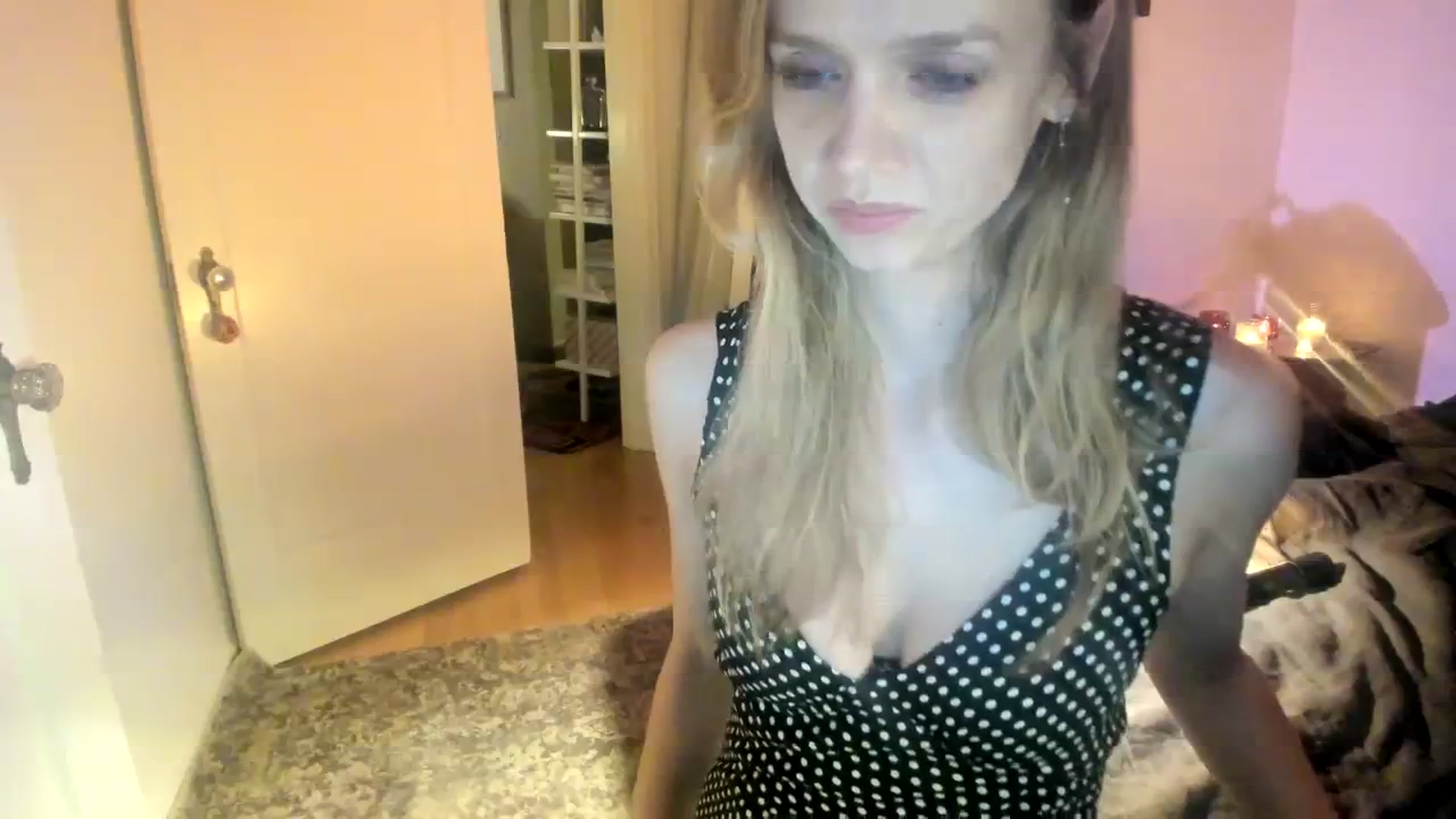 Gallery image thumbnail from muffinmoon's myfreecams stream on, 01/26/2024, 07:05 image 5 of 20