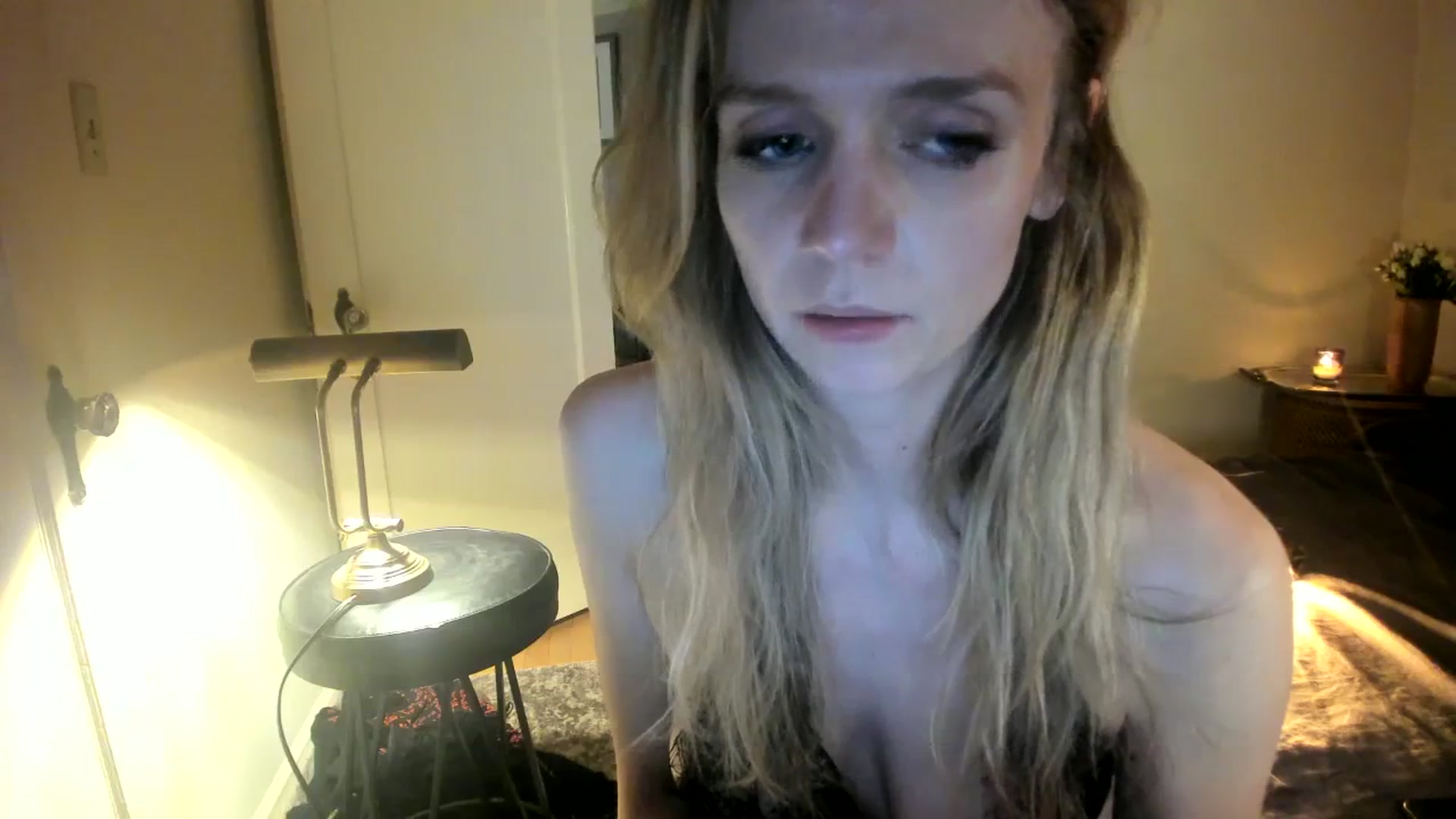 Gallery image thumbnail from muffinmoon's myfreecams stream on, 02/05/2024, 07:58 image 13 of 20