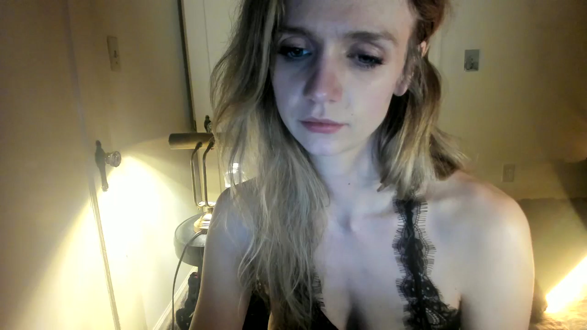 Gallery image thumbnail from muffinmoon's myfreecams stream on, 02/05/2024, 07:58 image 17 of 20