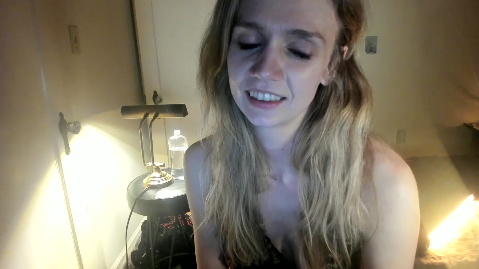 Gallery image thumbnail from muffinmoon's myfreecams stream on, 02/05/2024, 07:58 image 19 of 20