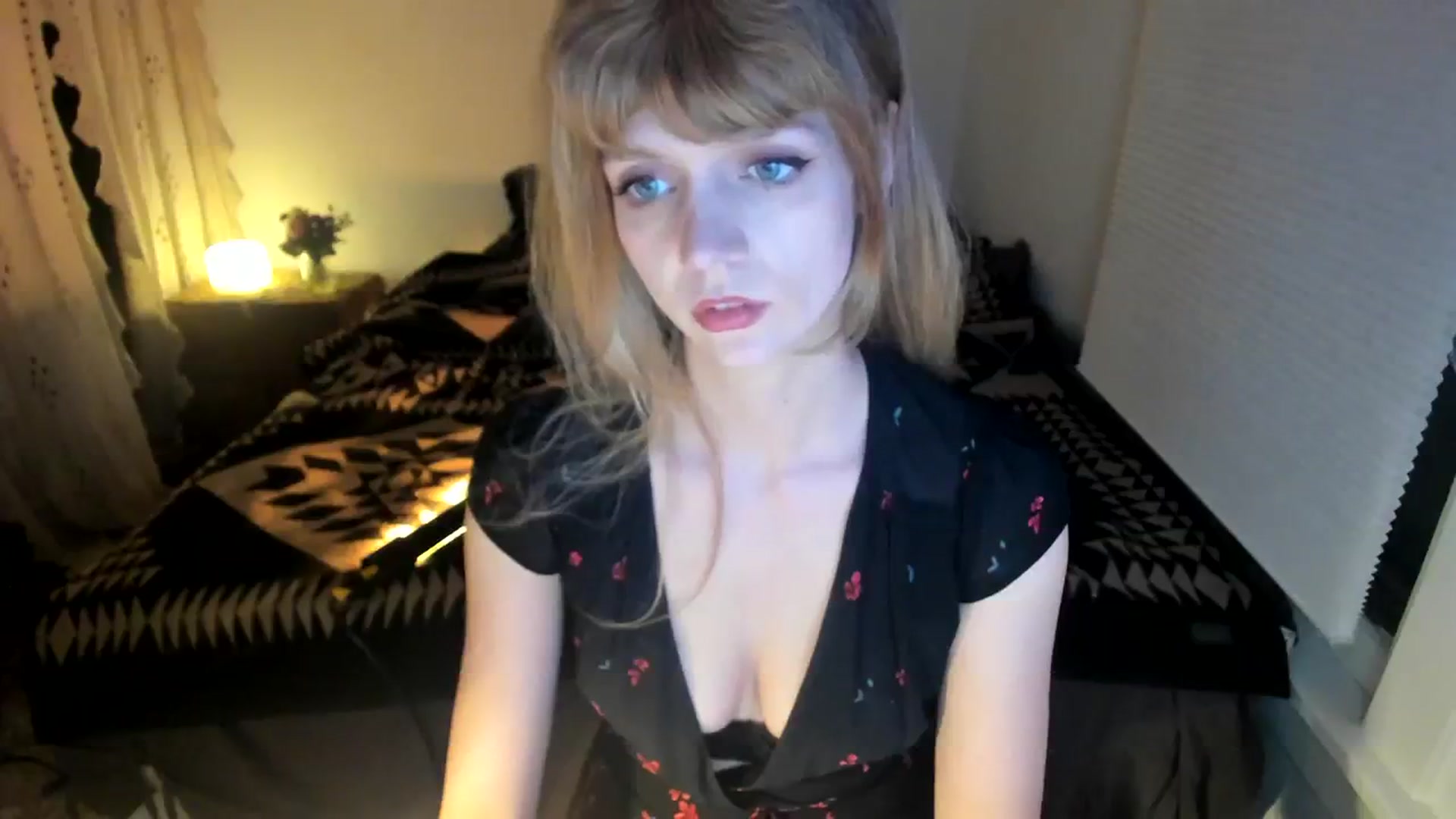 Gallery image thumbnail from muffinmoon's myfreecams stream on, 03/10/2024, 04:53 image 9 of 20